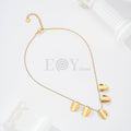Collar con cinco chapas grandes