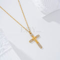 Collar cruz con circonitas