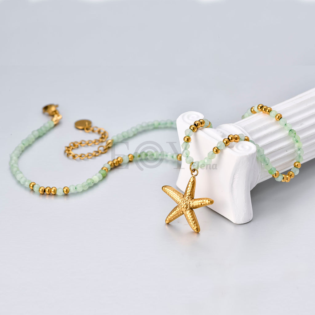 Collar Estrella de Mar con Piedras Verdes de Acero Dorado