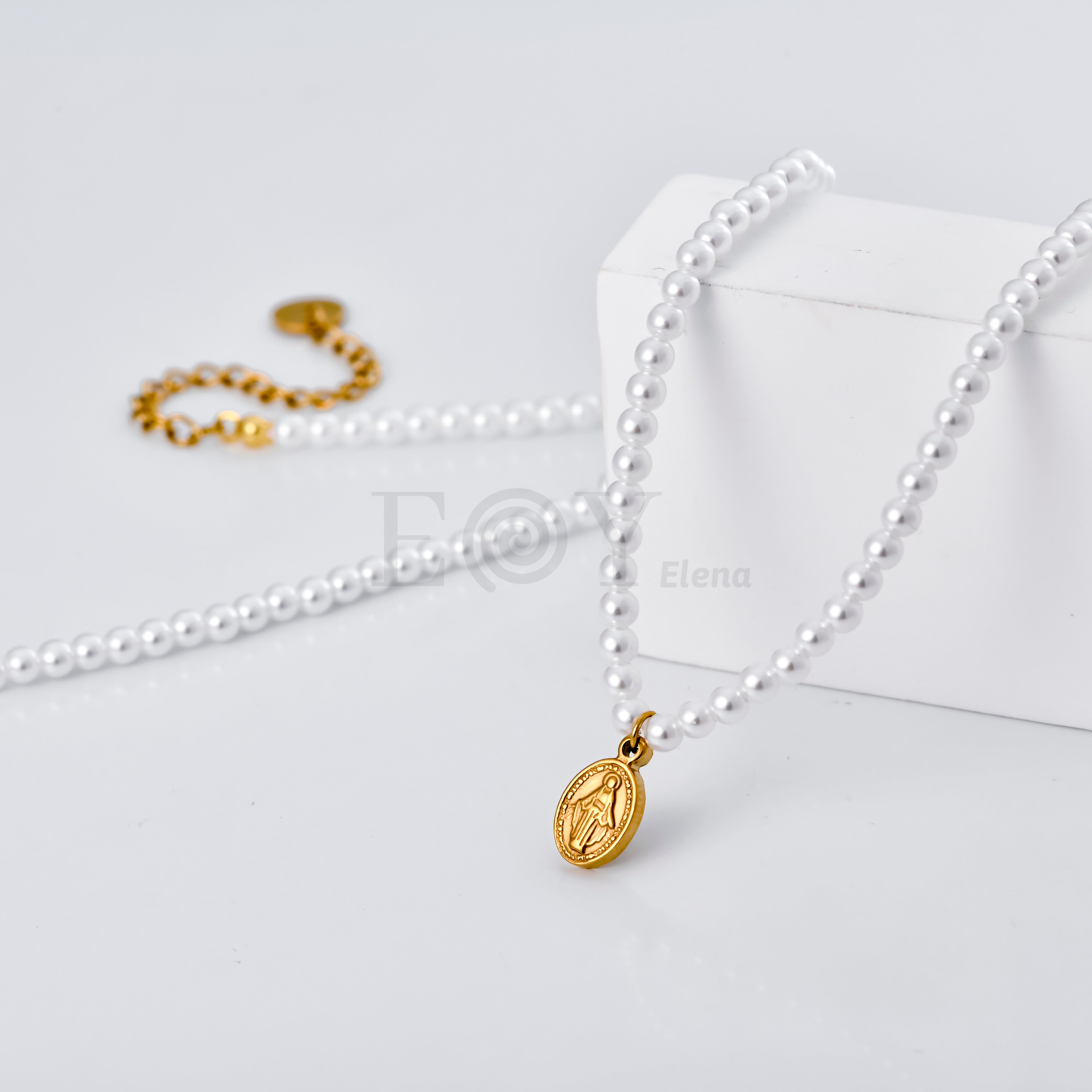 Collar la Milagrosa con cadena perlas