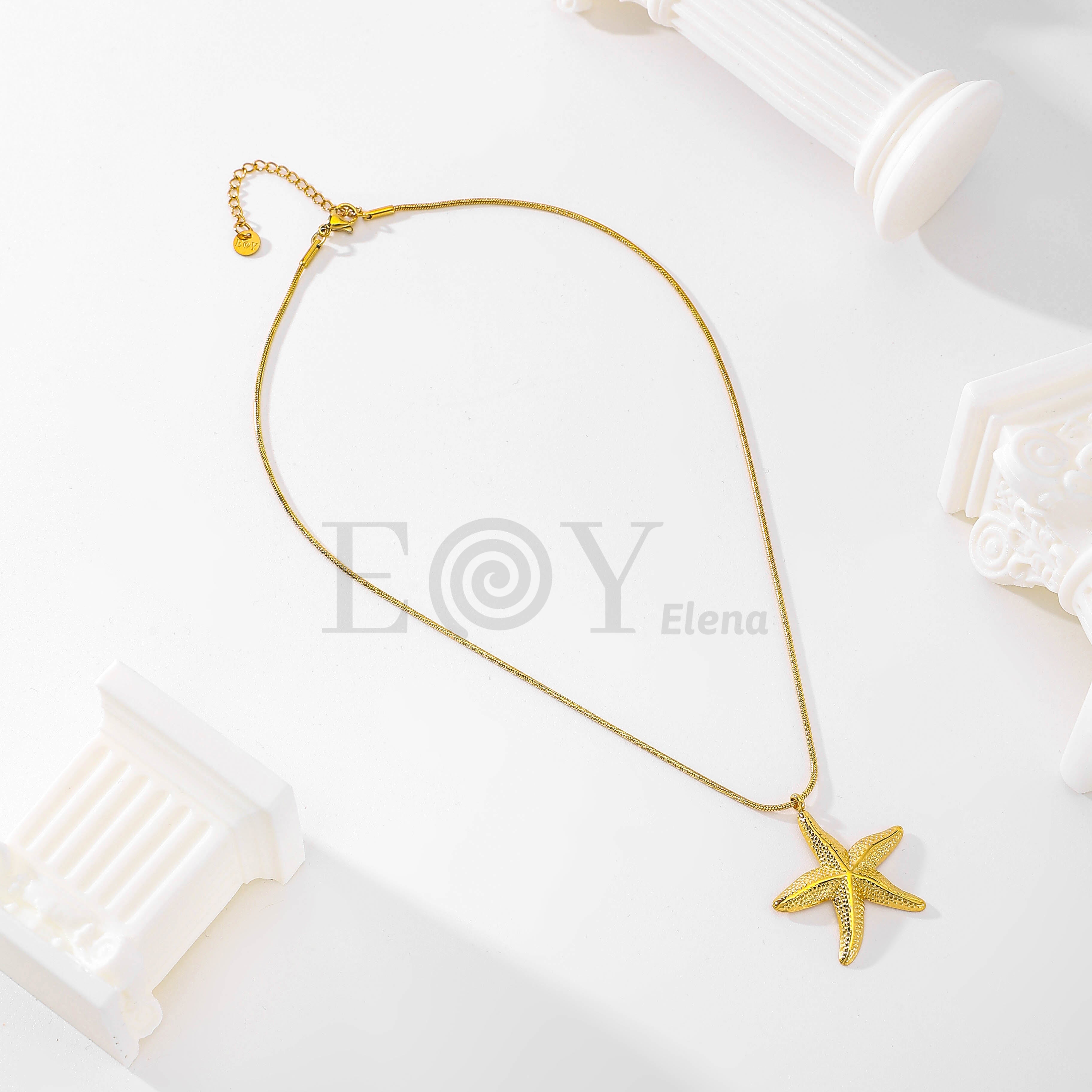 Collar dorado con estrella de mar