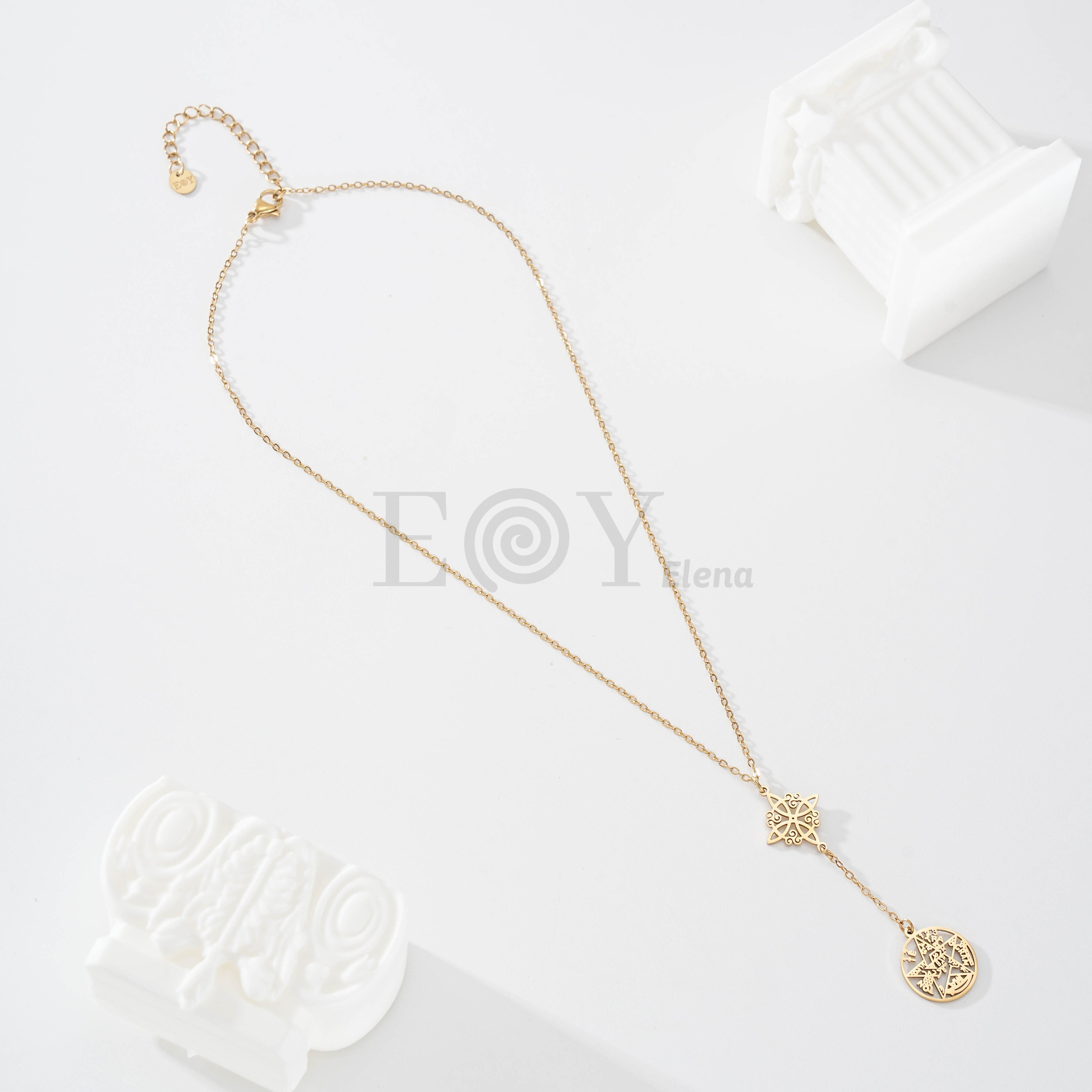 Collar nudo de bruja y estrella de símbolos