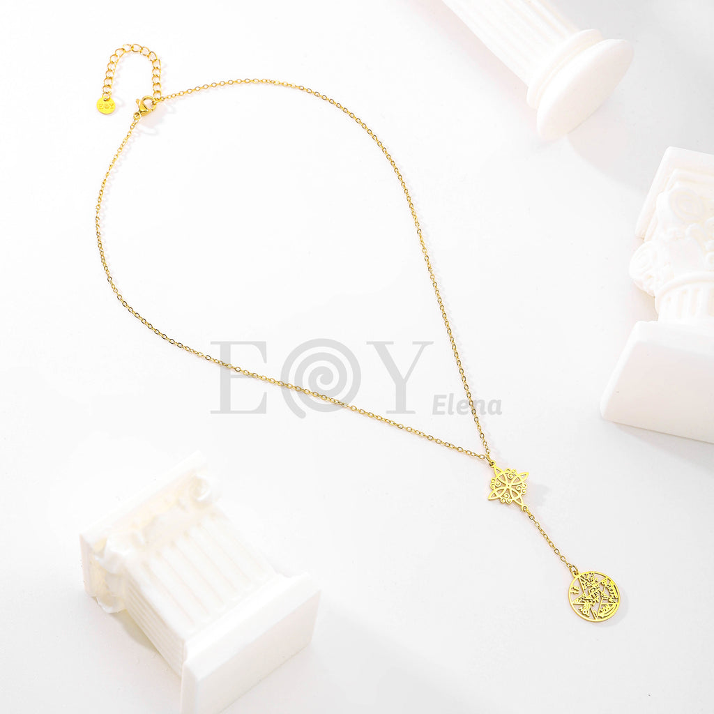 Collar largo con nudo de bruja y medalla