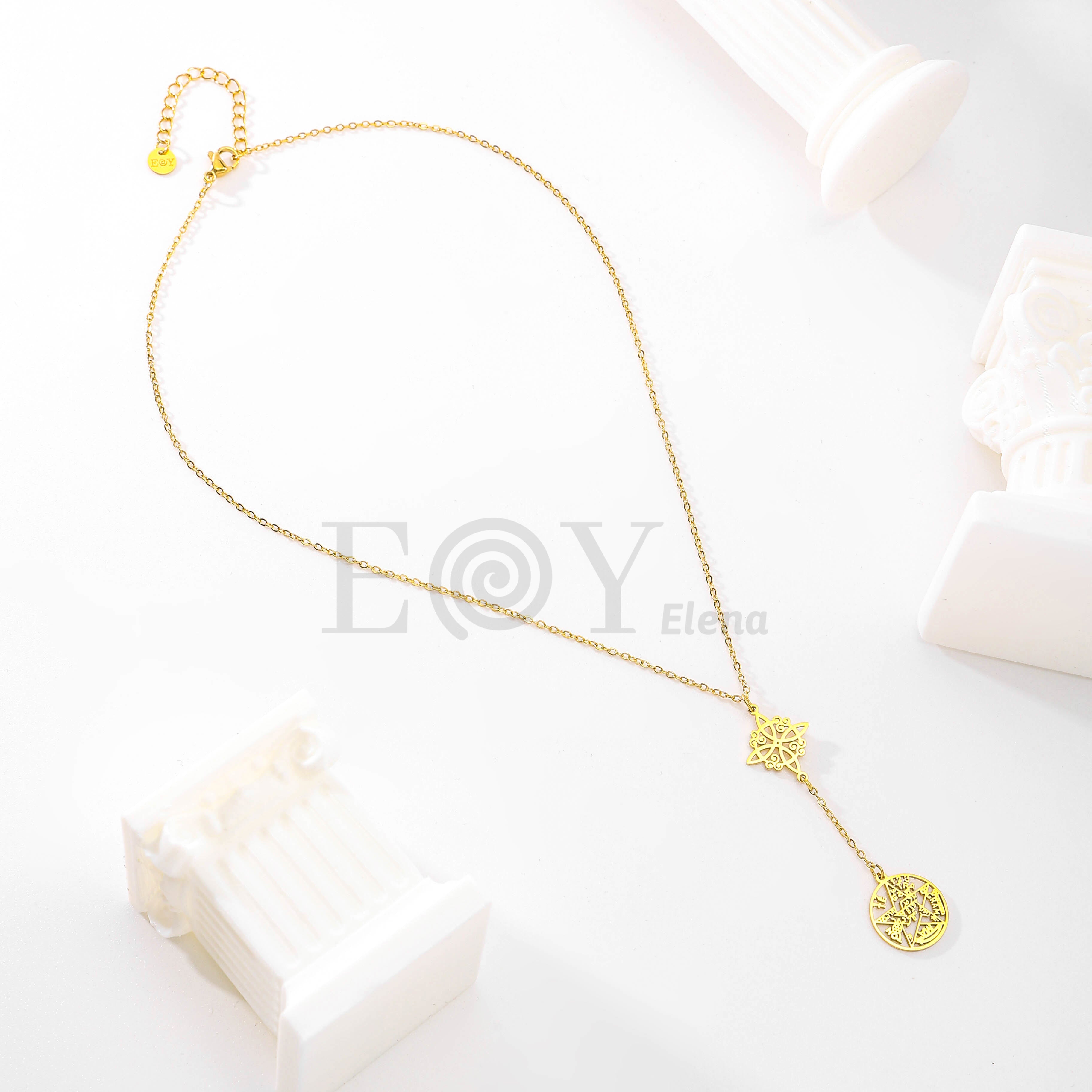 Collar largo con nudo de bruja y medalla