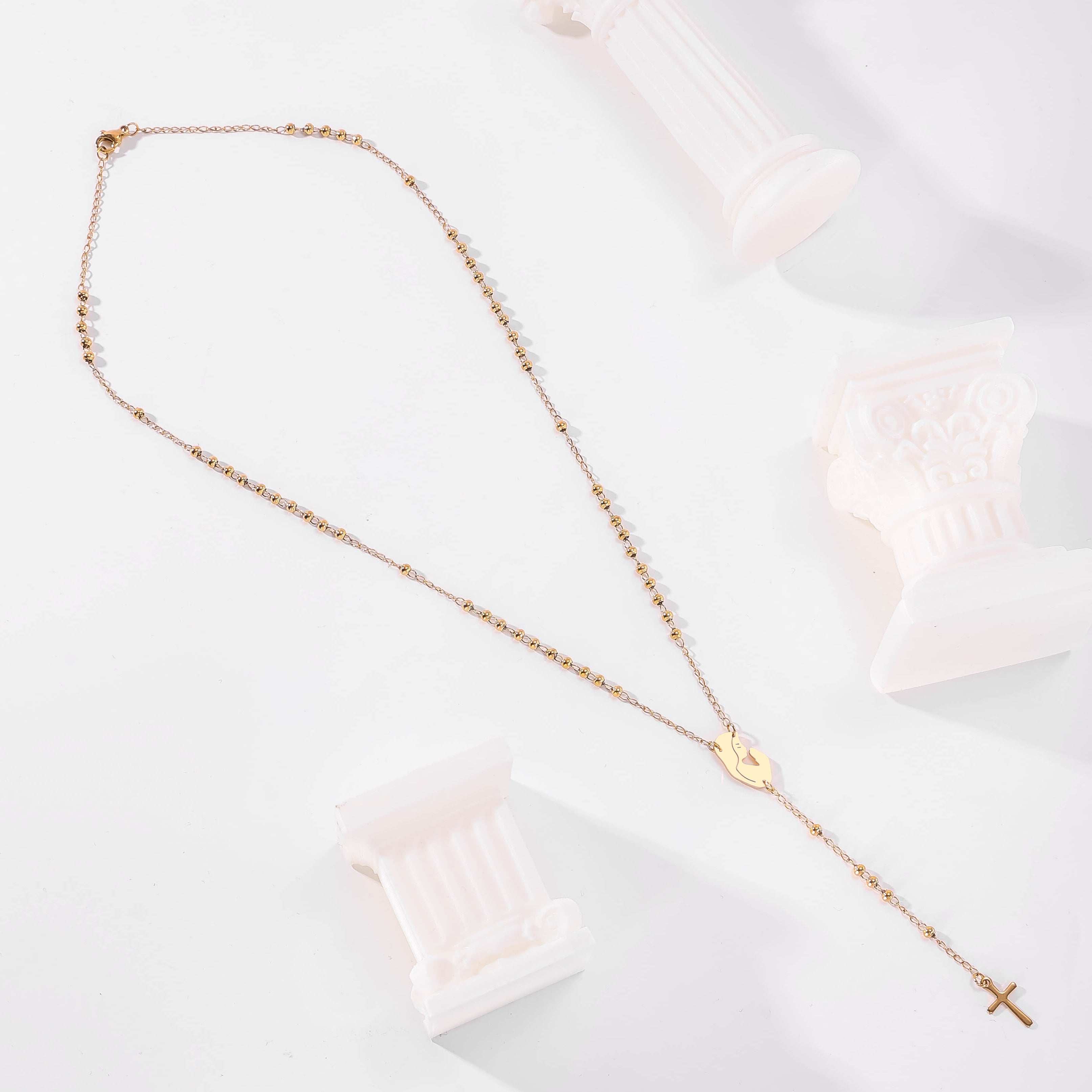 Collar con vírgen y cruz