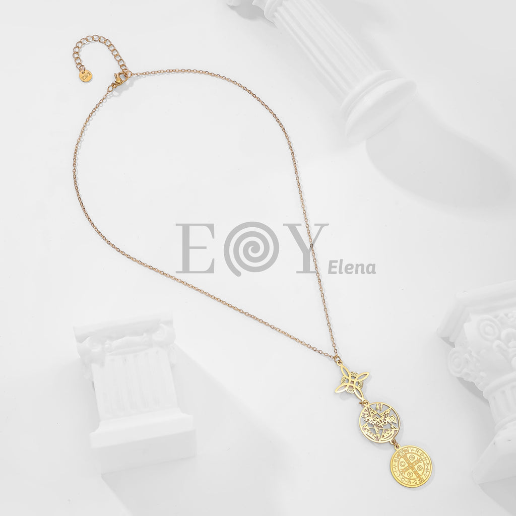 Collar con colgantes de nudo de bruja, medalla y San Benito
