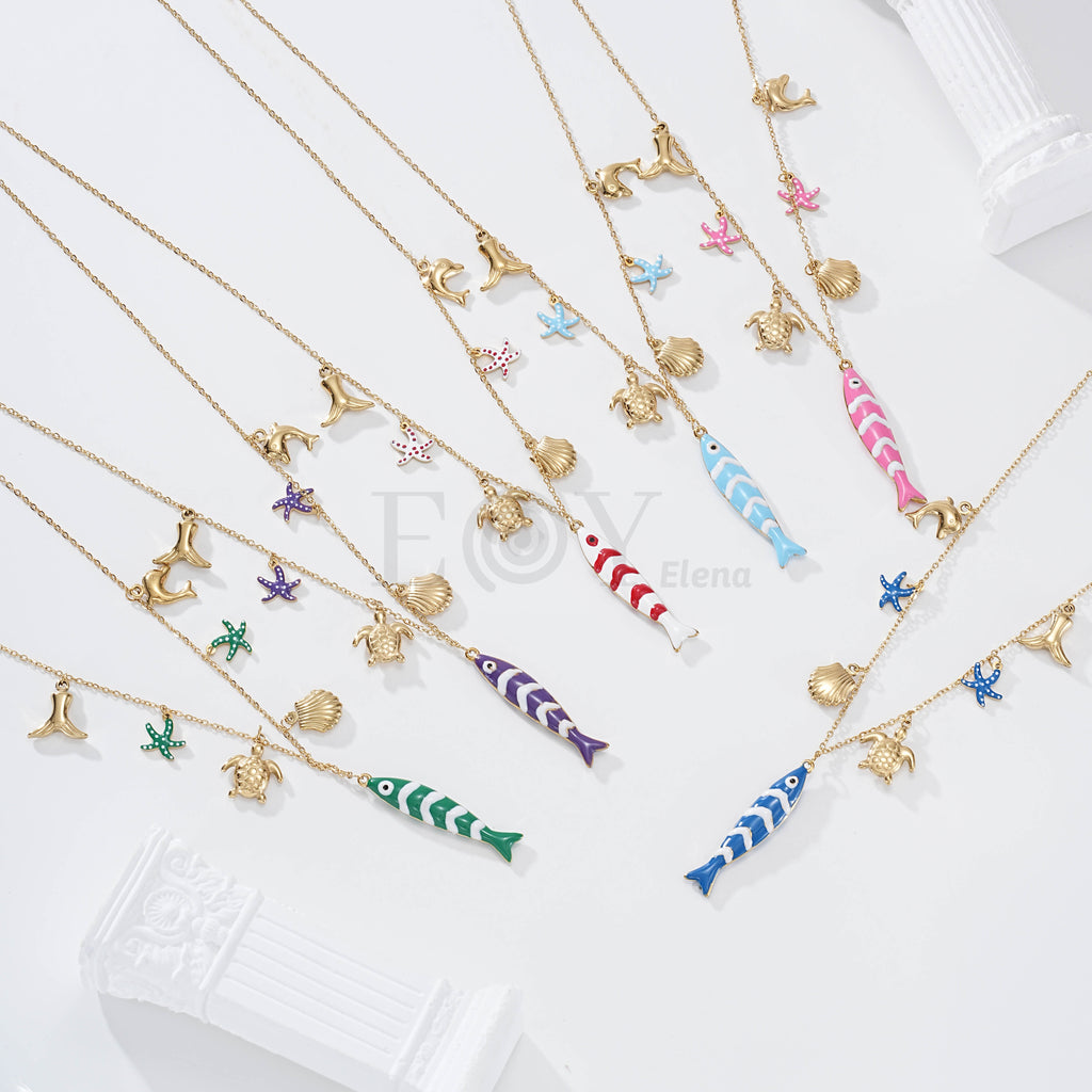 Collares con pez color y charms marinos acero