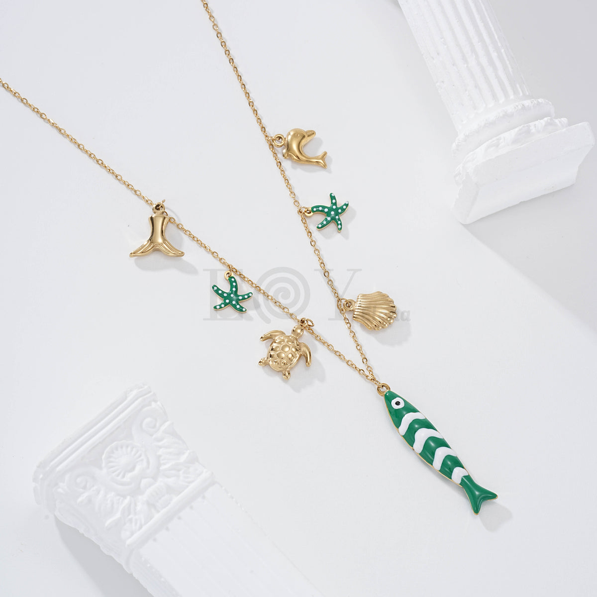 Collares con pez color y charms marinos acero