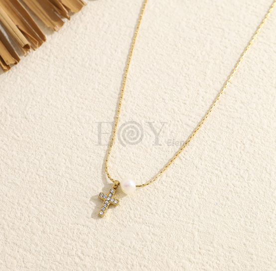 Collar cruz circonitas y perla