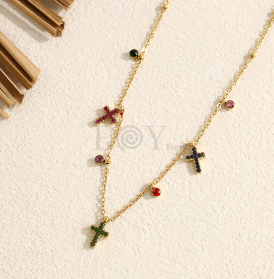 Collar cruces y circonitas