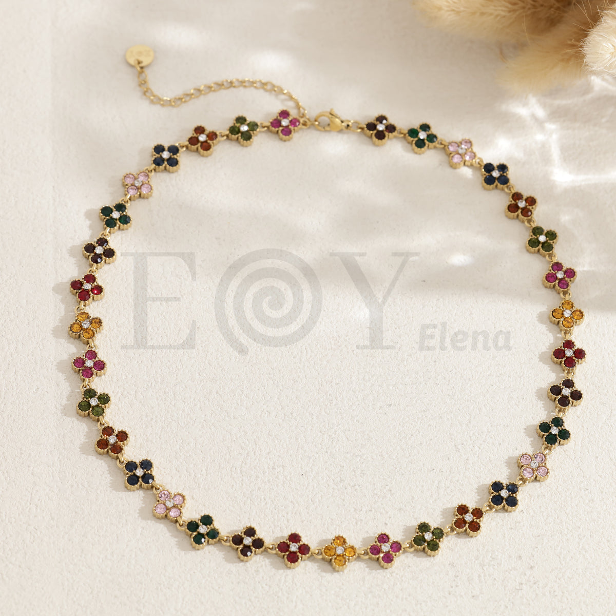 Collar trébol color acero