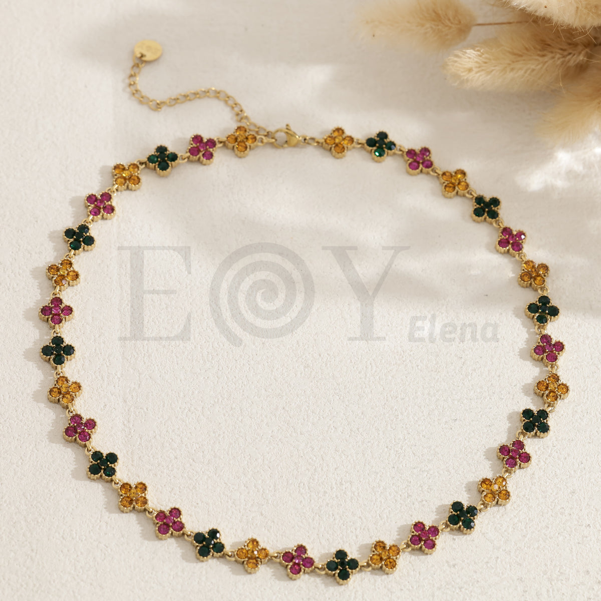 Collar trébol color acero