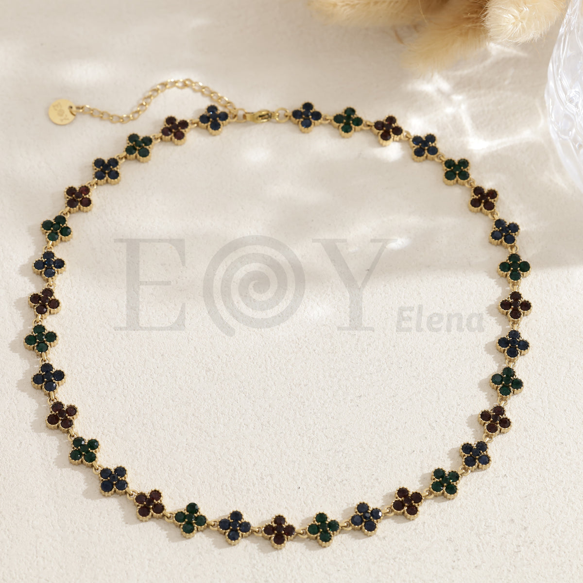 Collar trébol color acero