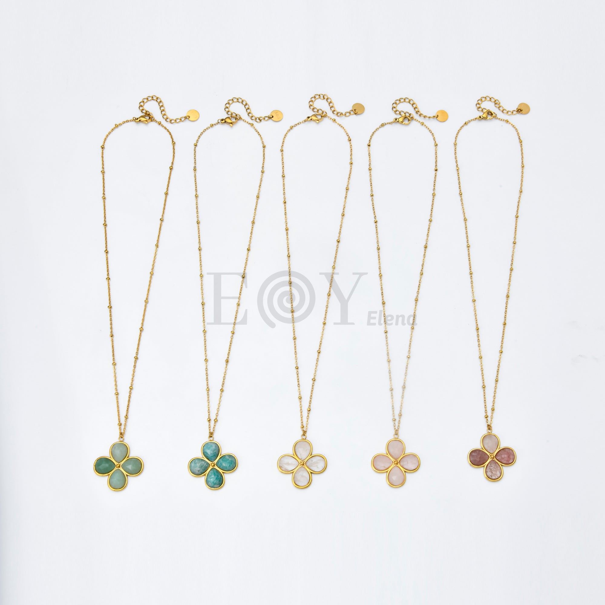 Collar Flor de Piedra de Acero Dorado