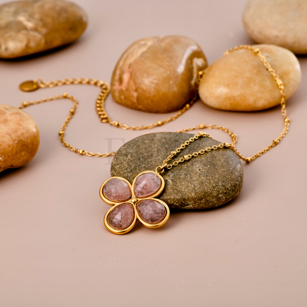Collar flor con piedra rosa