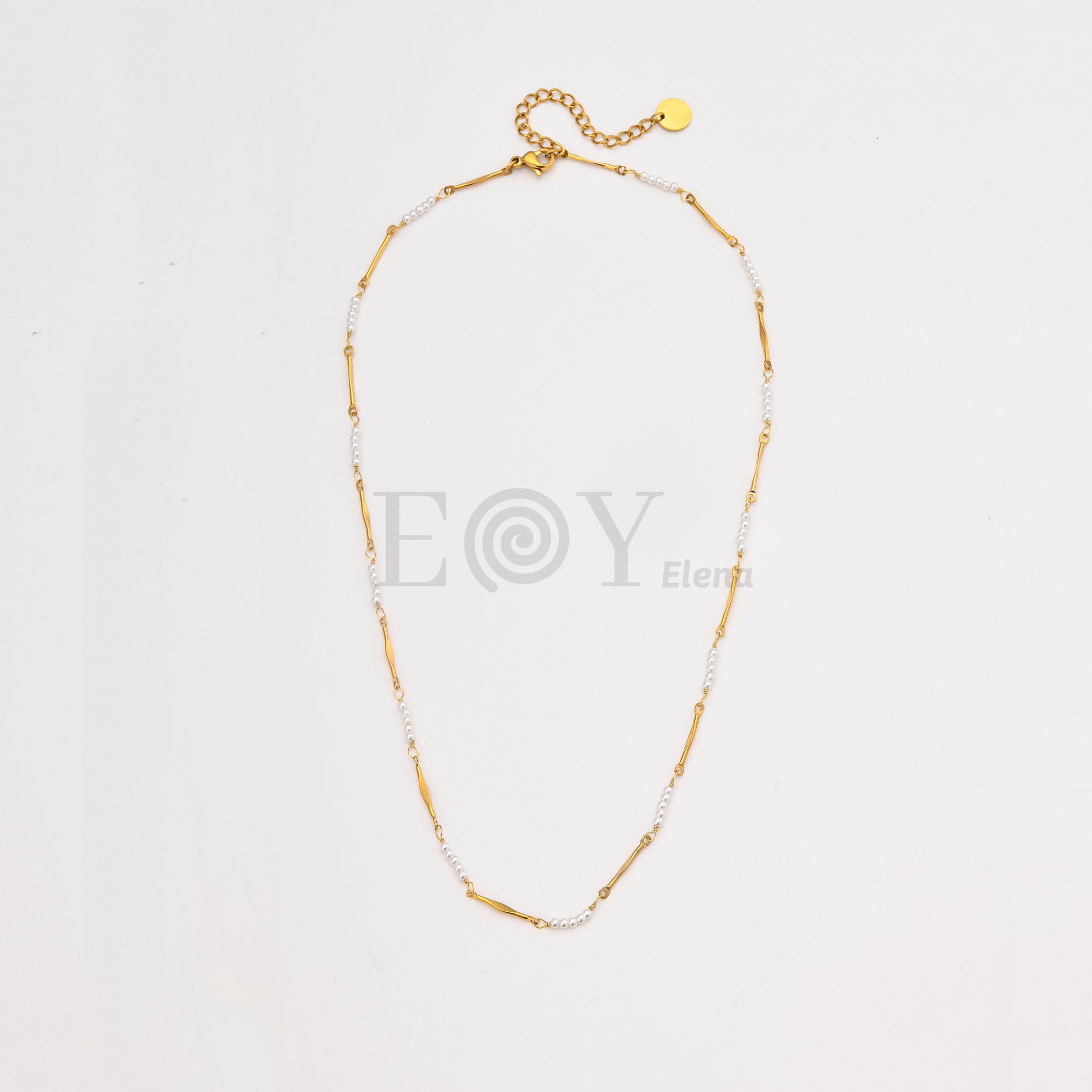 Collar Perlas Delicadas de Acero Dorado