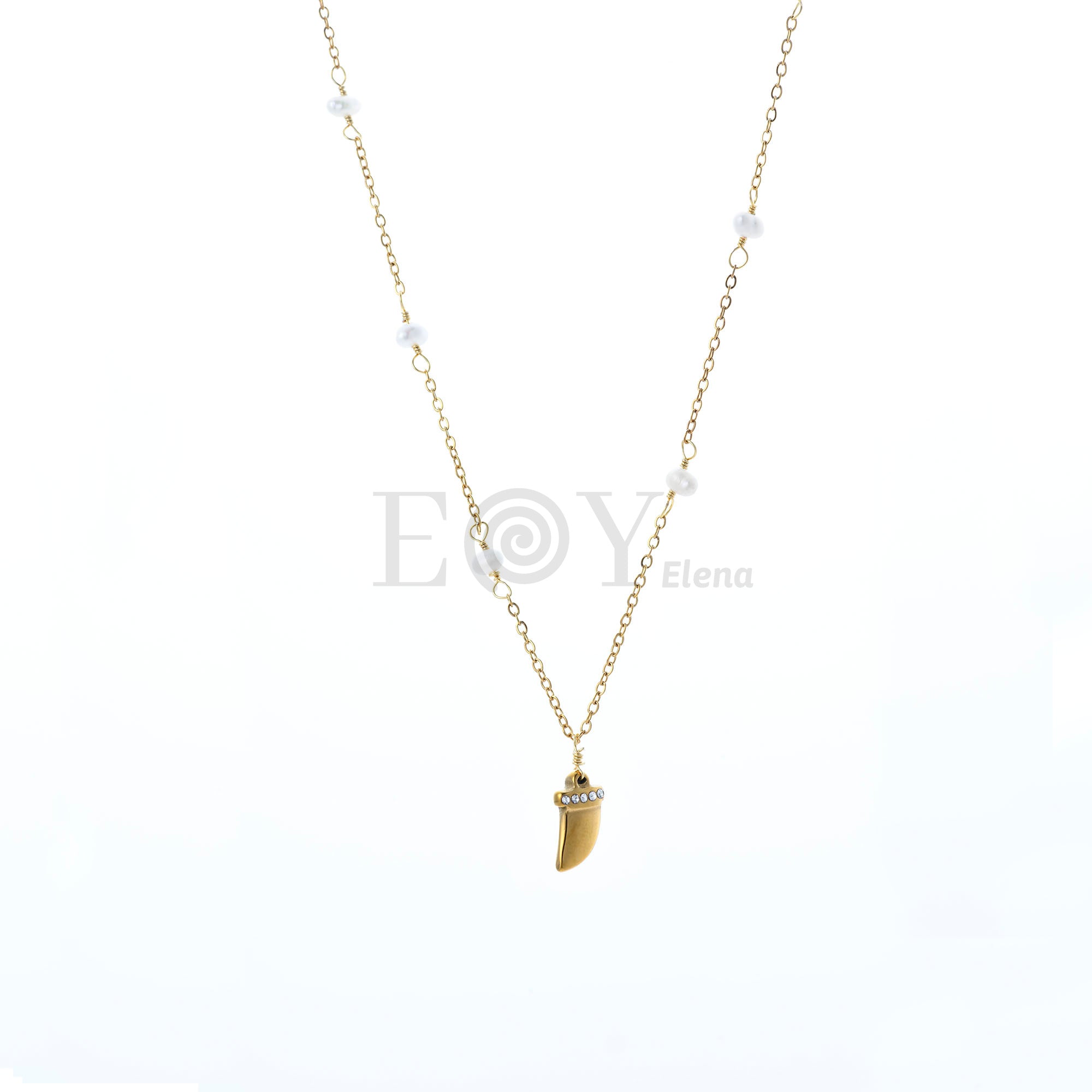 Collar Colmillo con Circonitas y Perlas de Acero Dorado