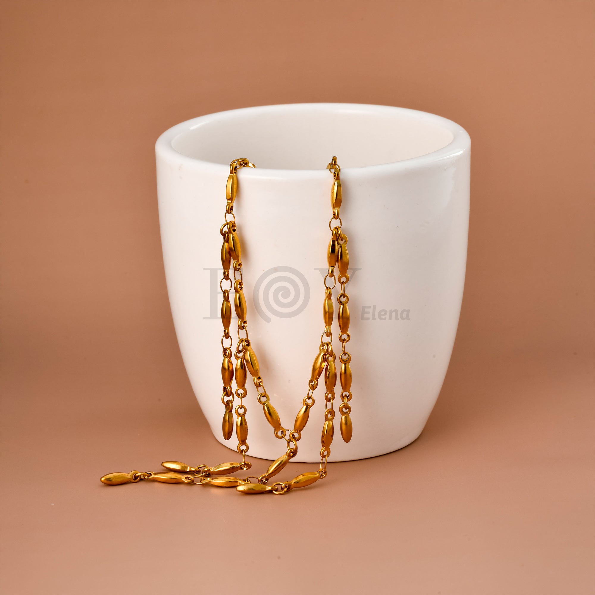 Collar Cascada Minimalista de Acero Dorado