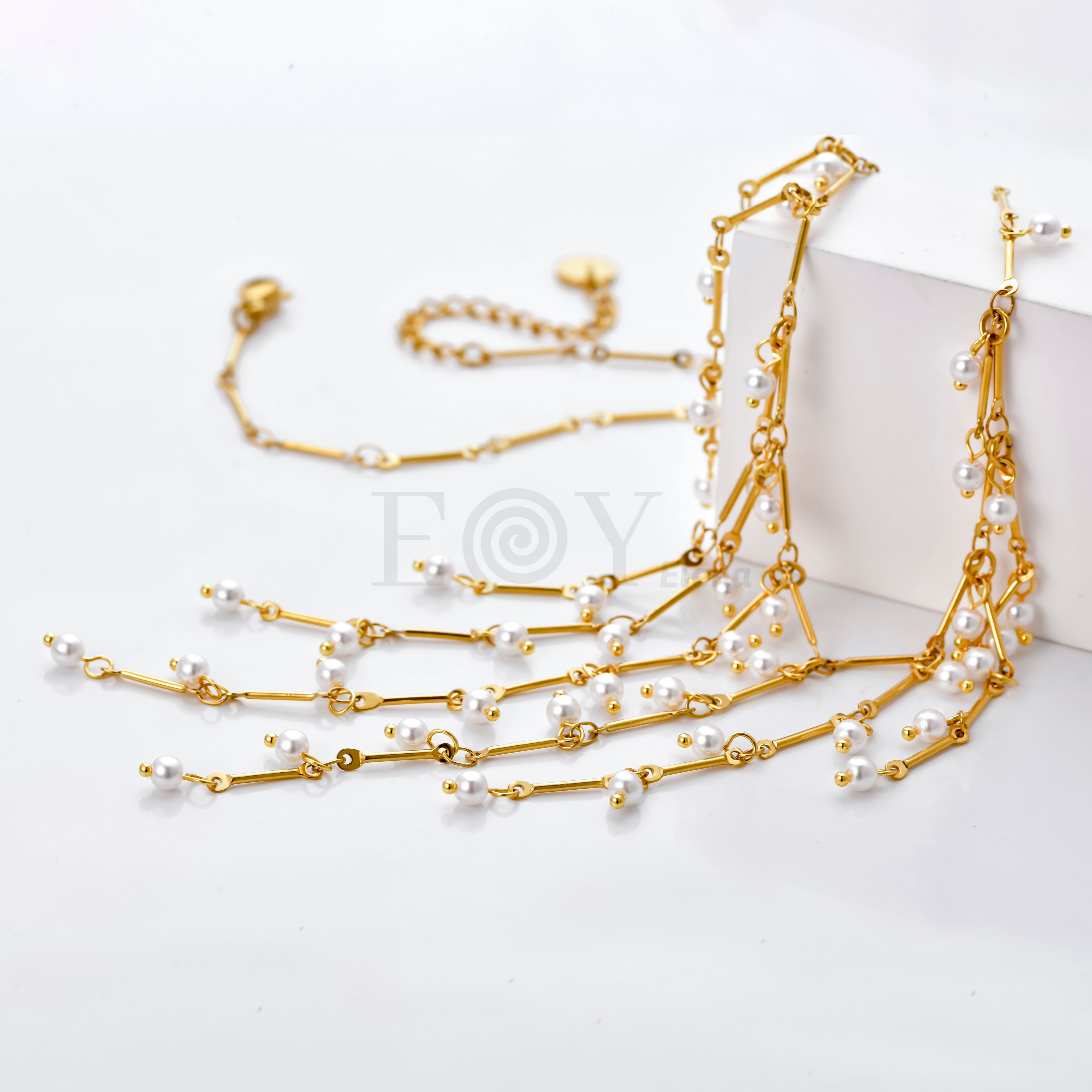 Collar cascada multiple con perlas