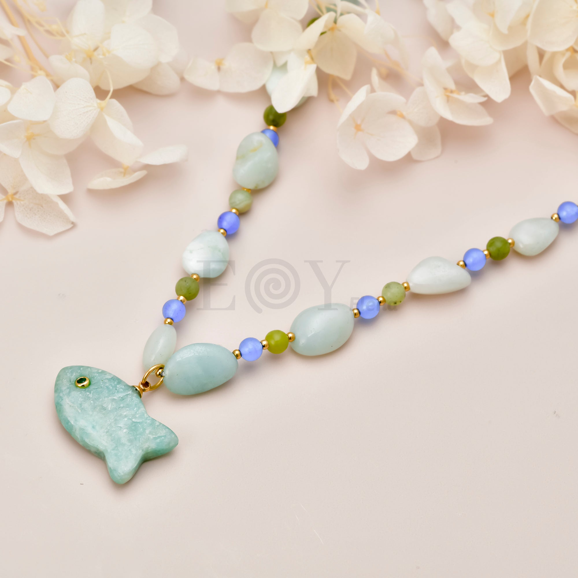 Collar cadena piedras y pez turquesa