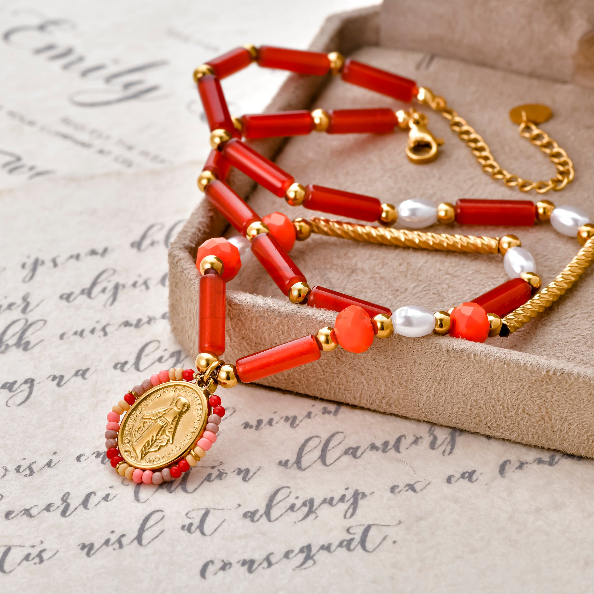 Collar Virgen Milagrosa color