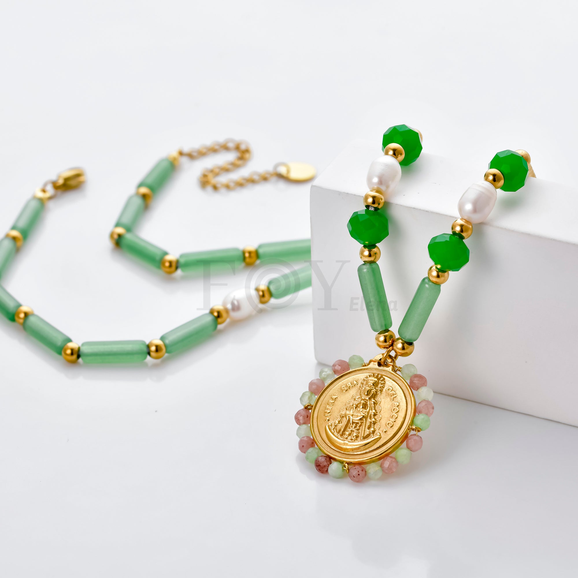 Collar Virgen del Rocío con piedras
