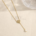 Collar con flor y cuenta colgante