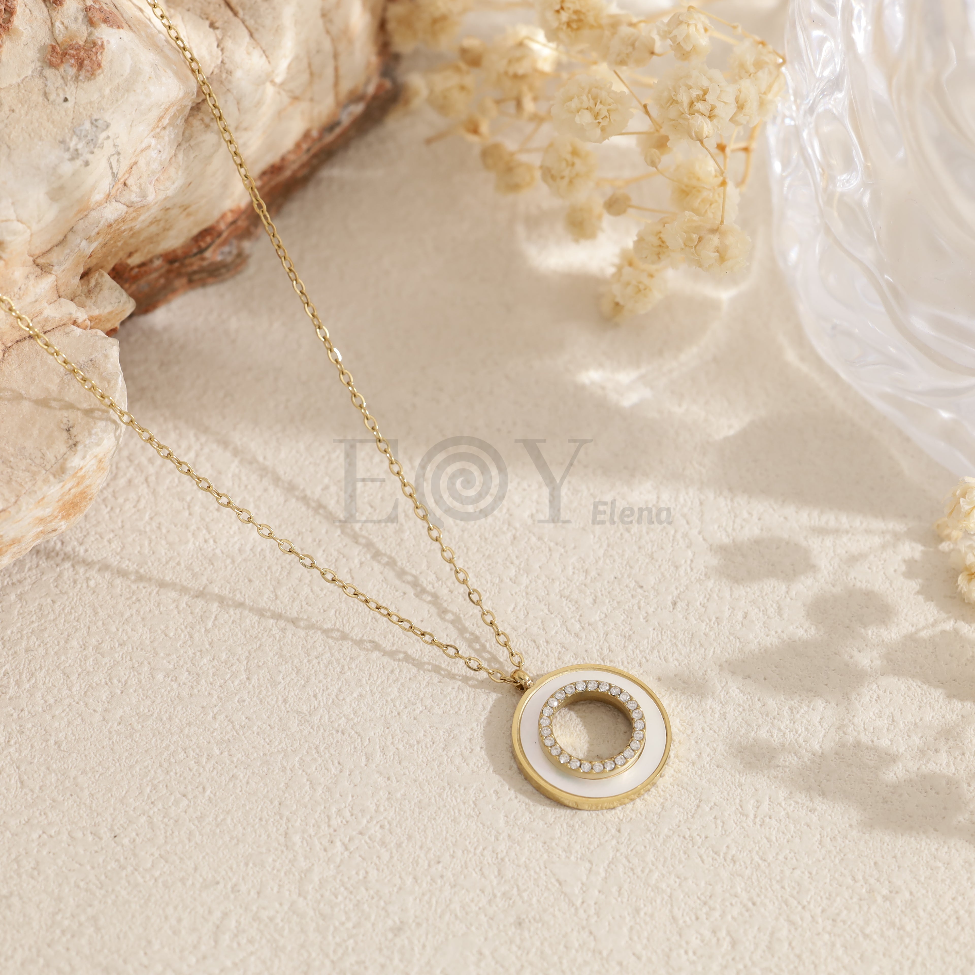 Collar circulo blanco con circonitas