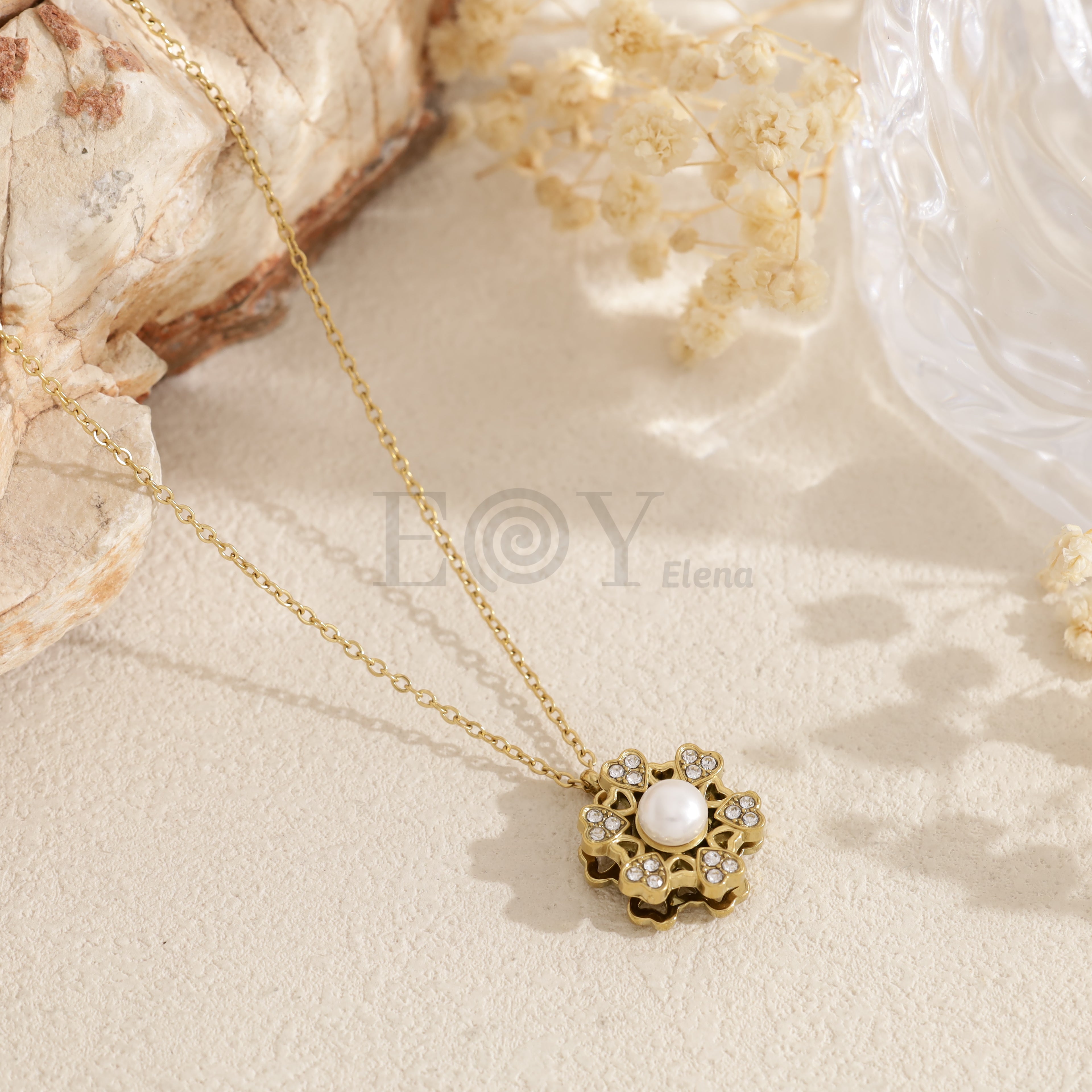 Collar flor circonitas con perla central