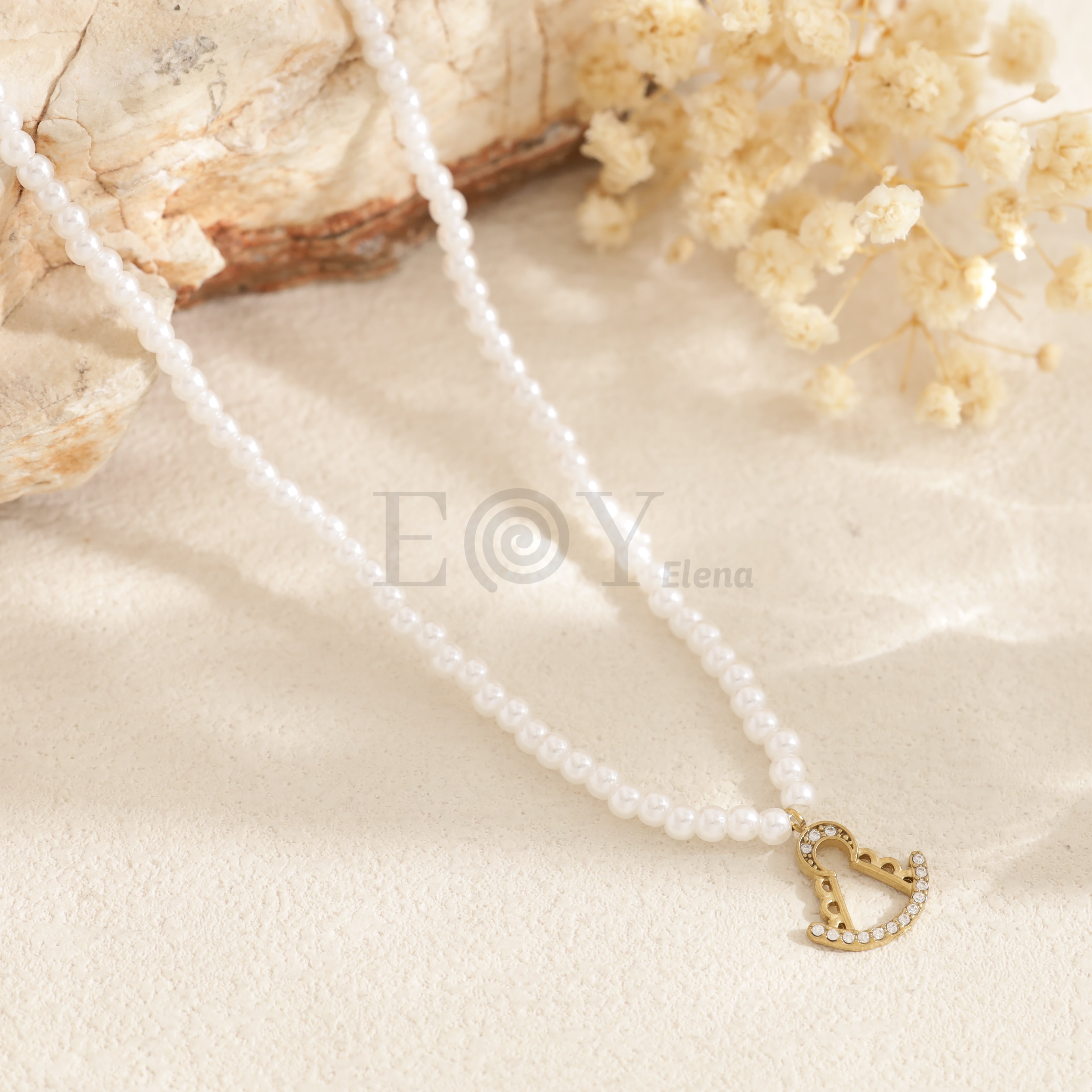 Collar perlas con Virgen del Rocío