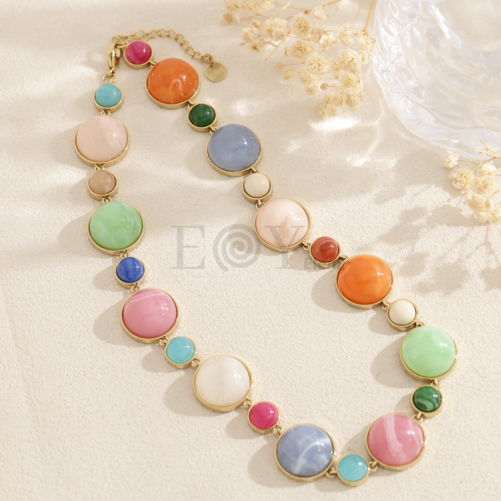 Collar multicolor de piedras efecto nácar