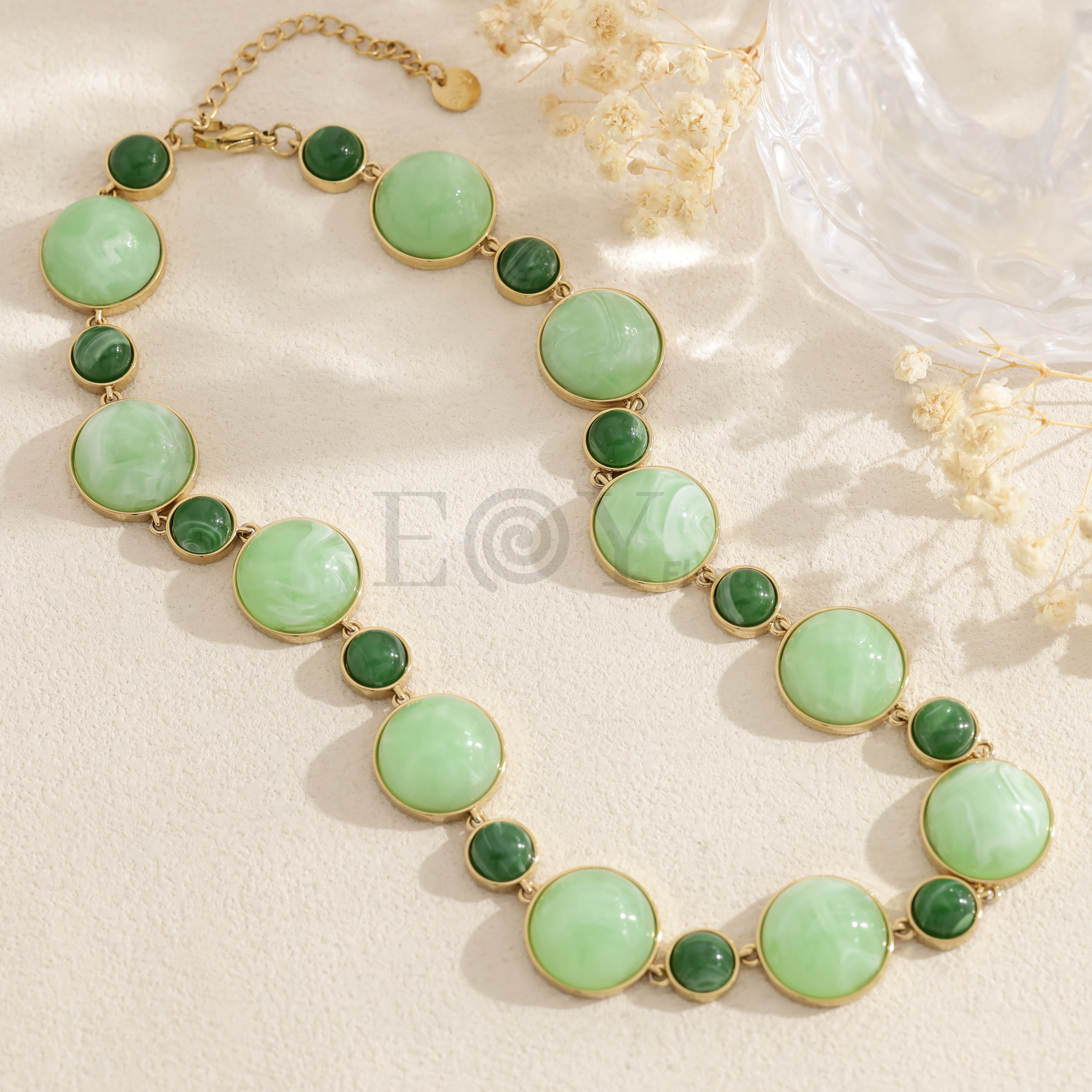 Collar multicolor de piedras efecto nácar