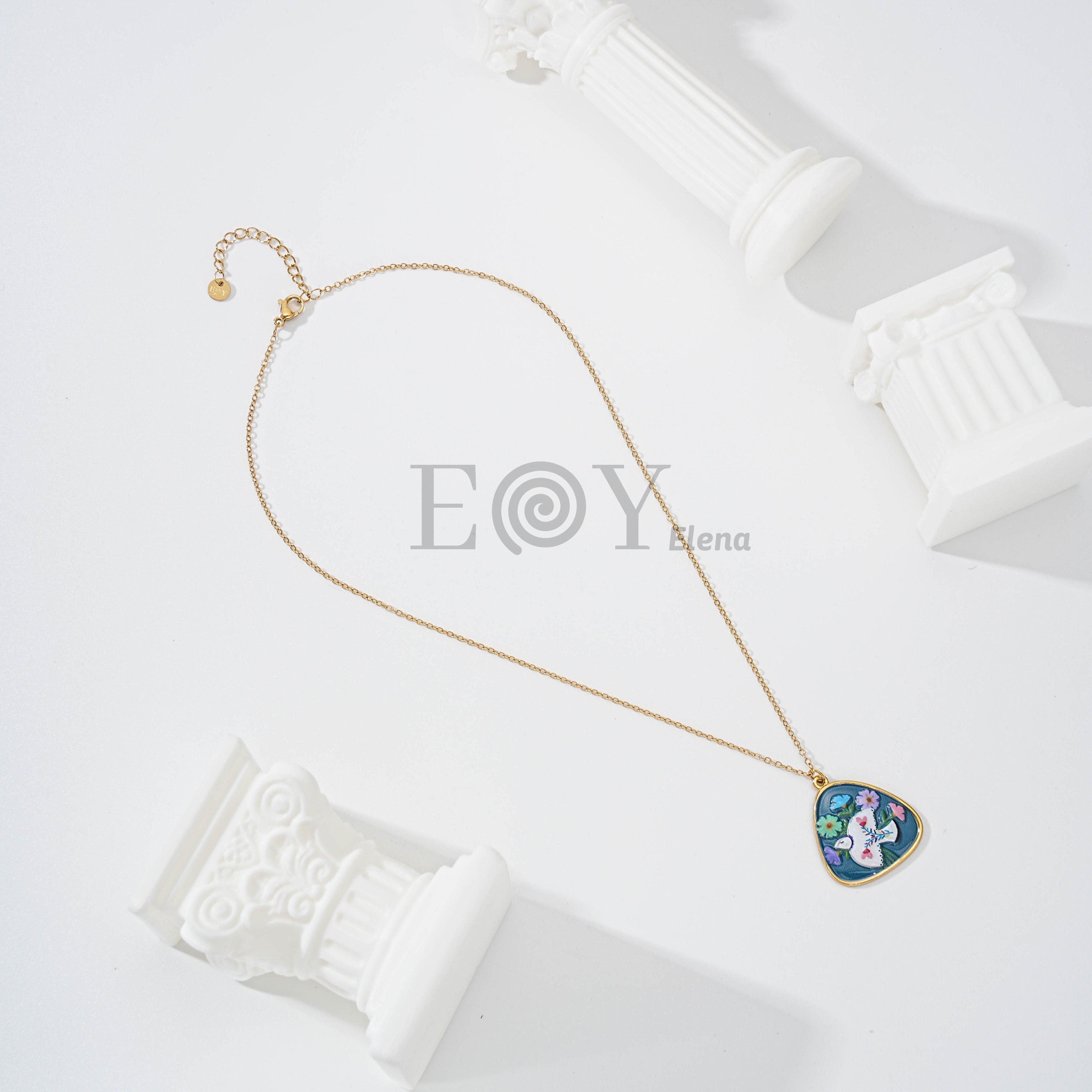 Collar Medallón Floral con Ave