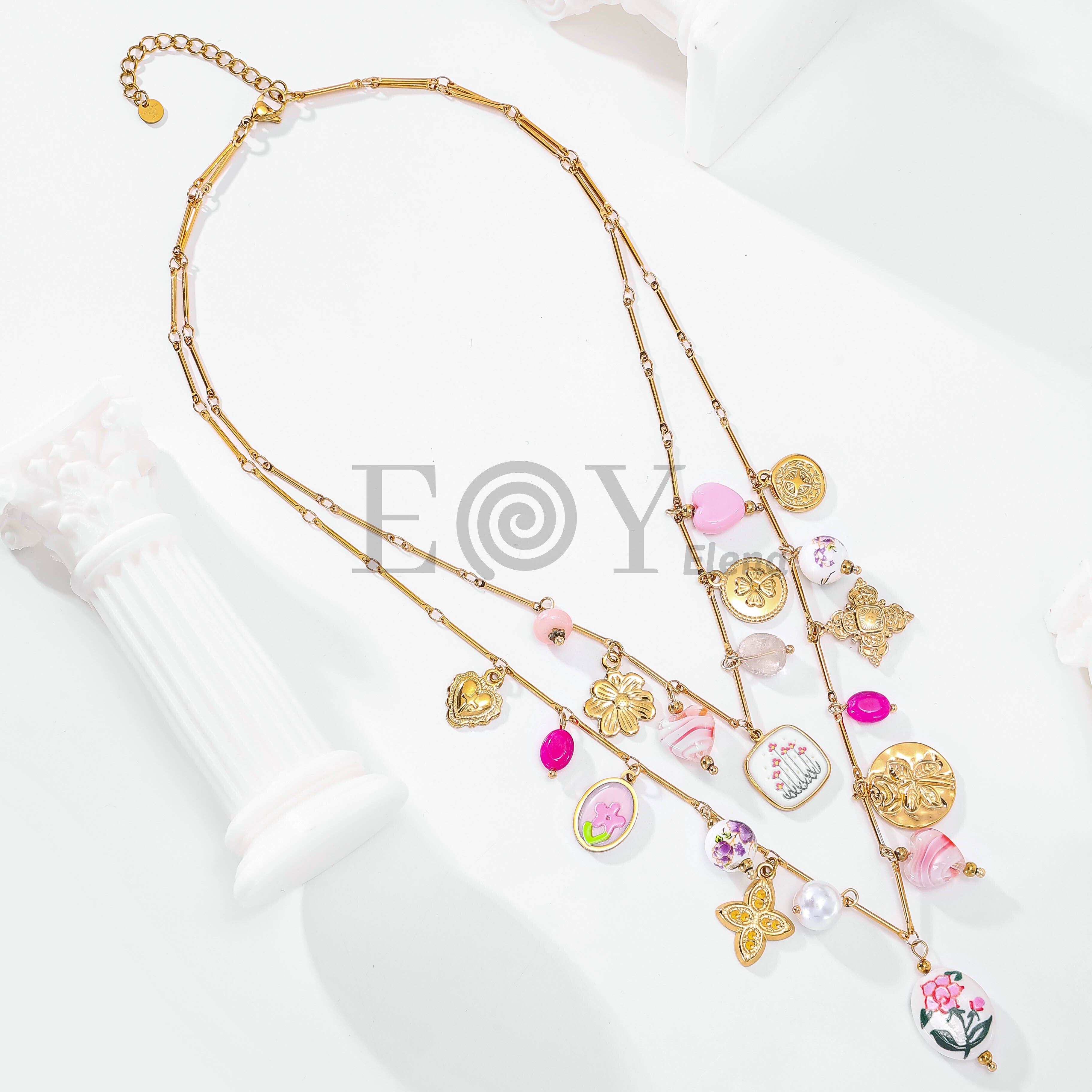 Collar doble fila con charms rosas