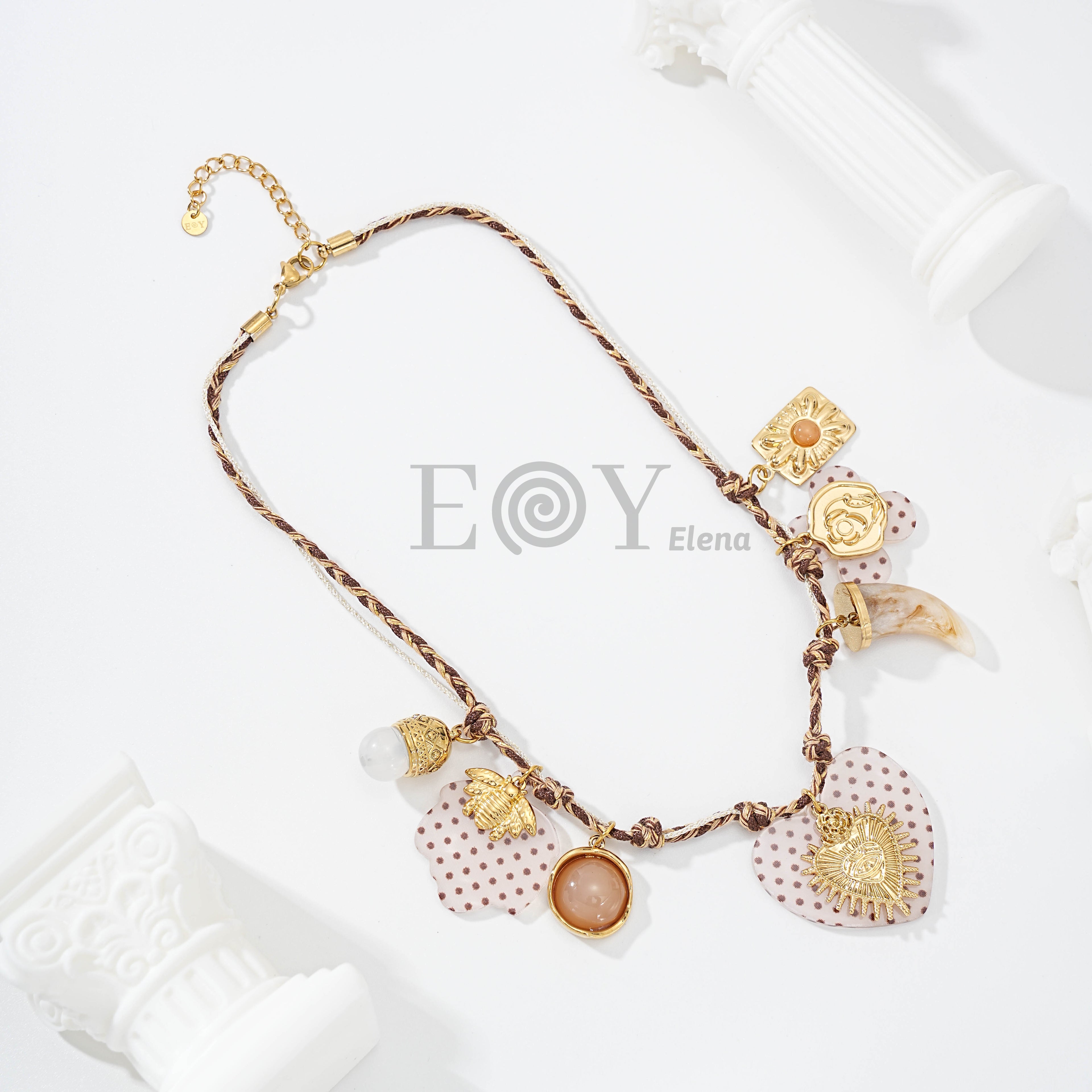 Collar Bohemio Corazones de Seda