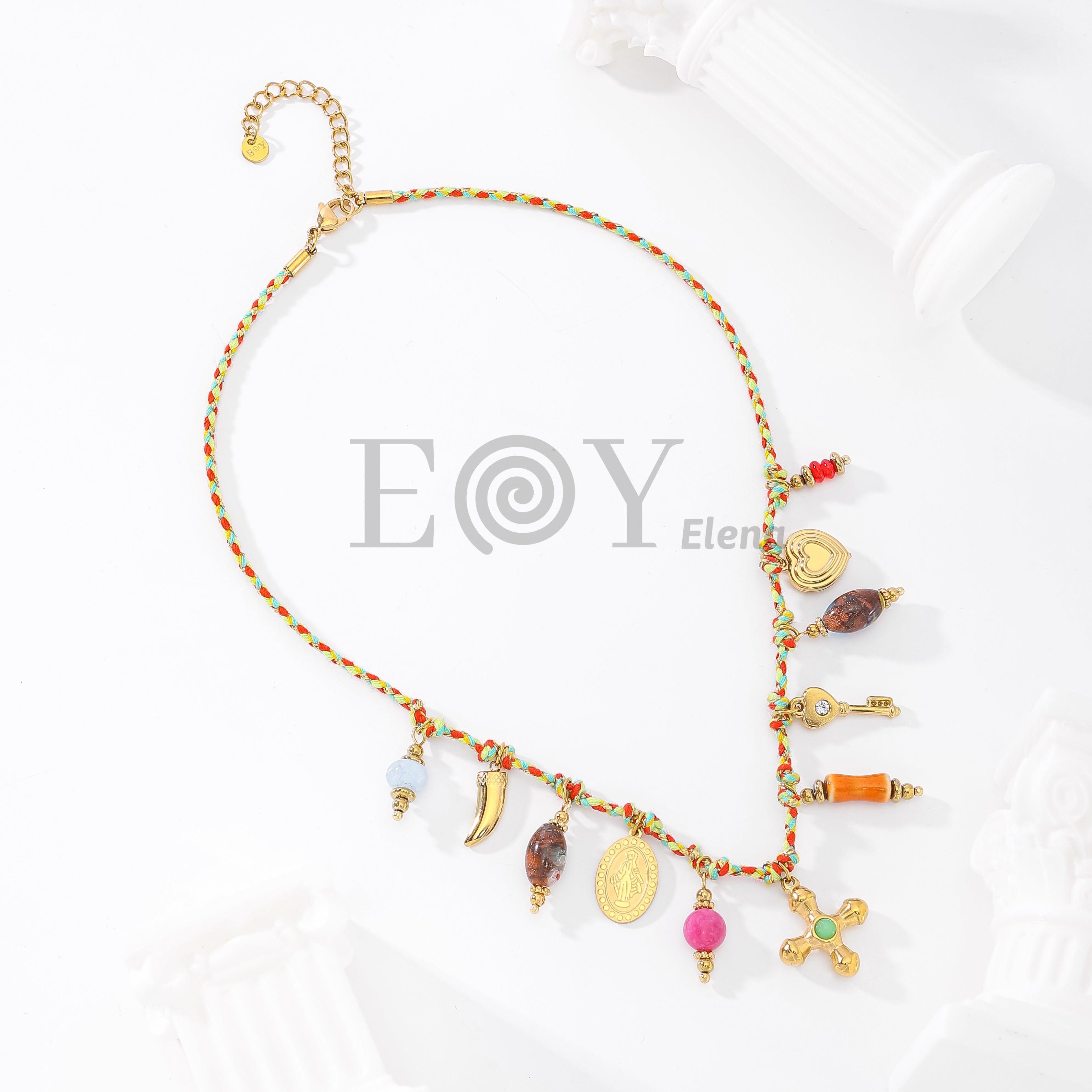 Collar cuerda con charms