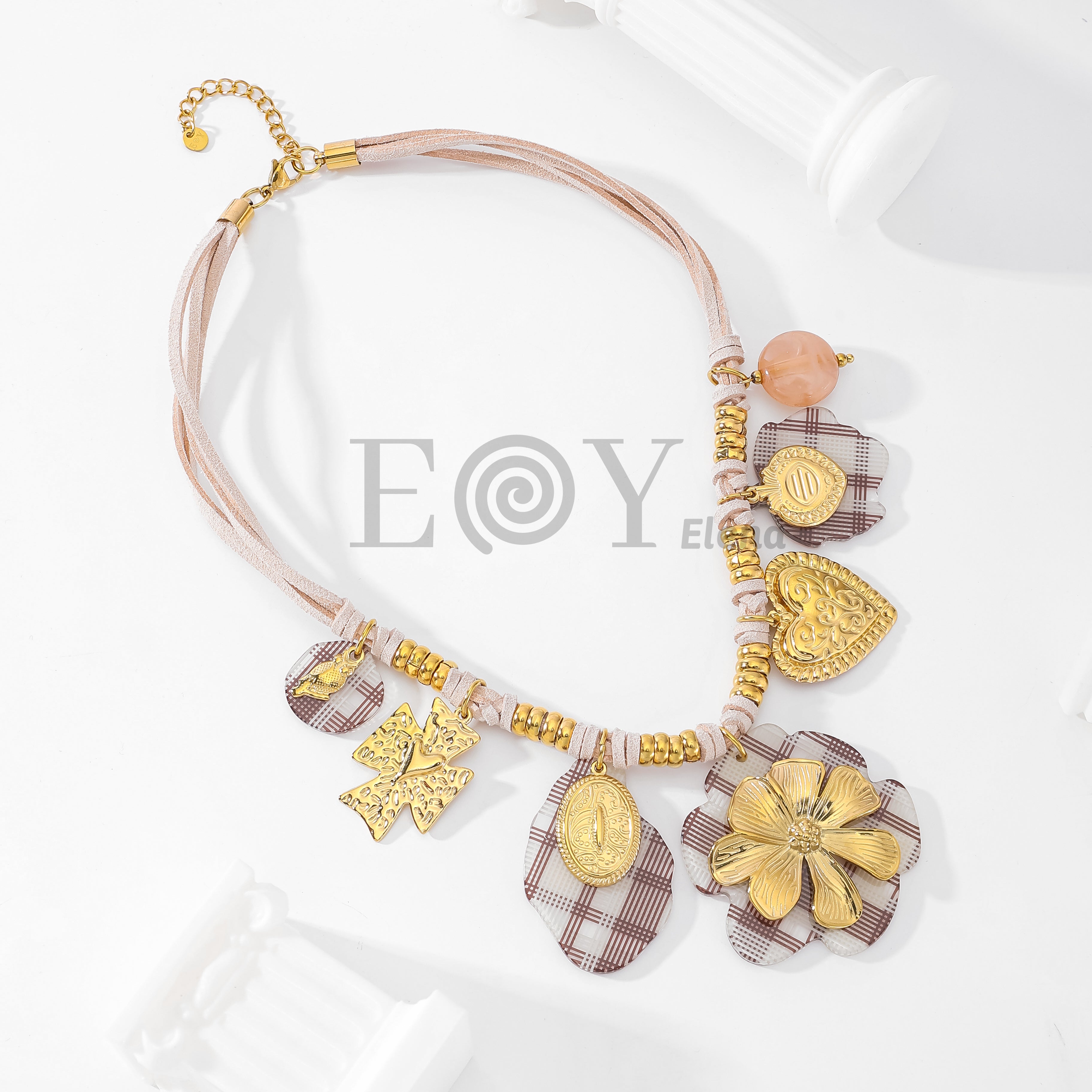 Collar cuerda ante con charms