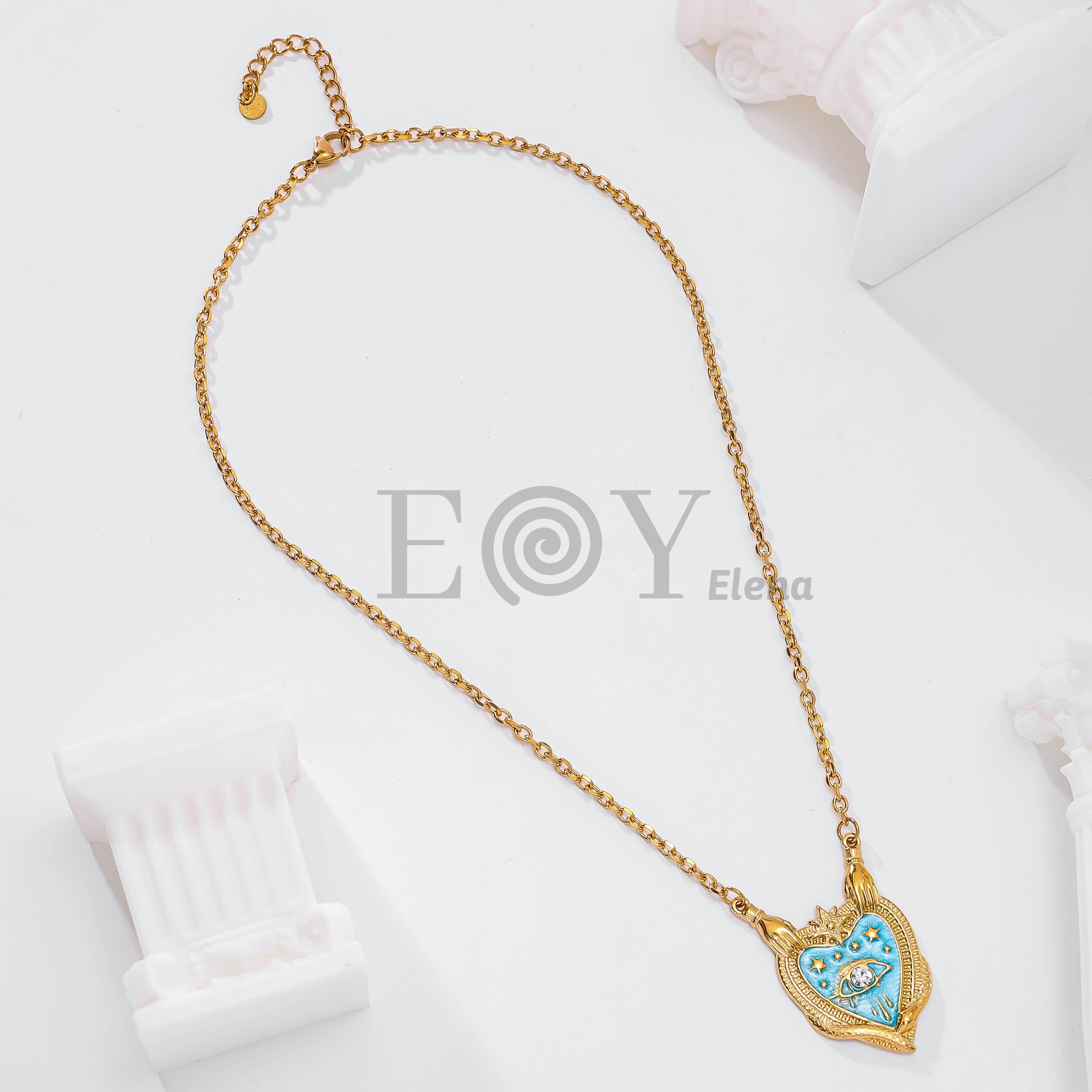 Collar corazón con ojo