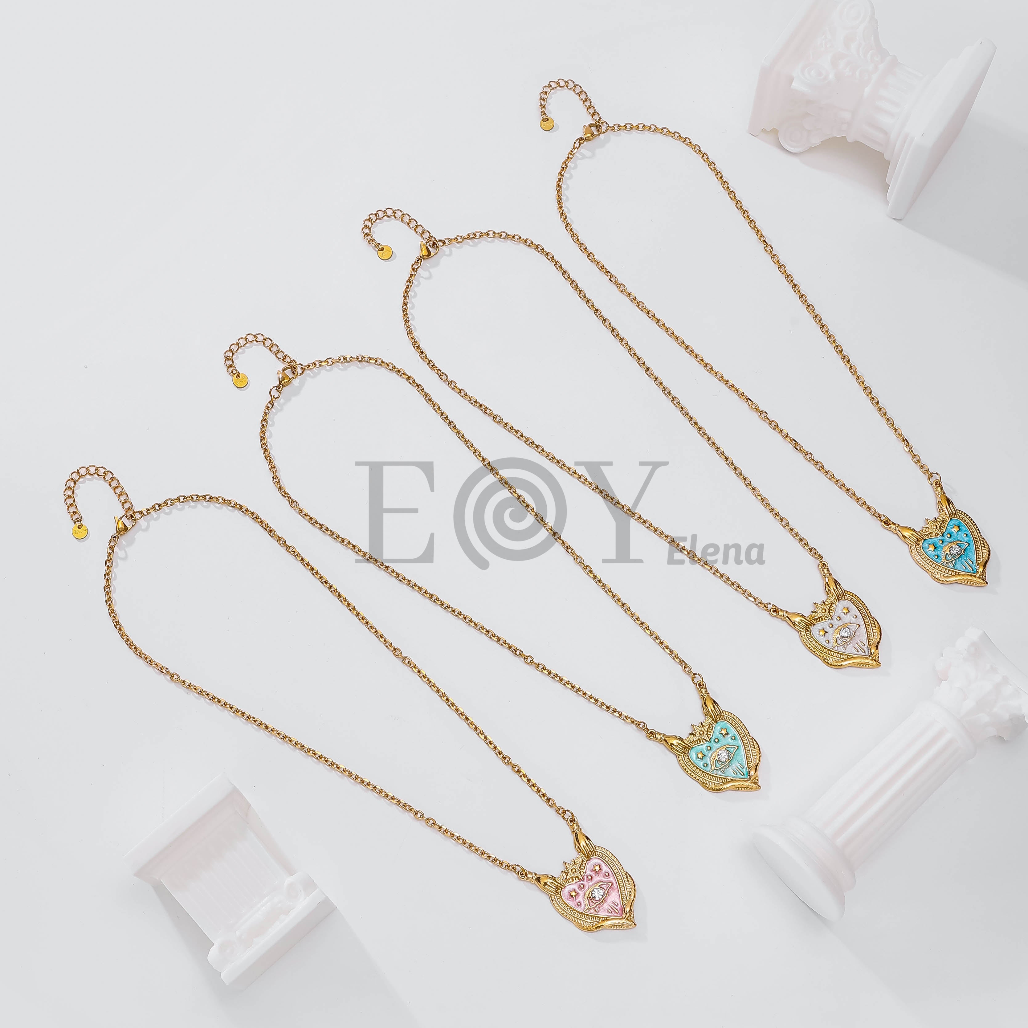 Collar corazón con ojo