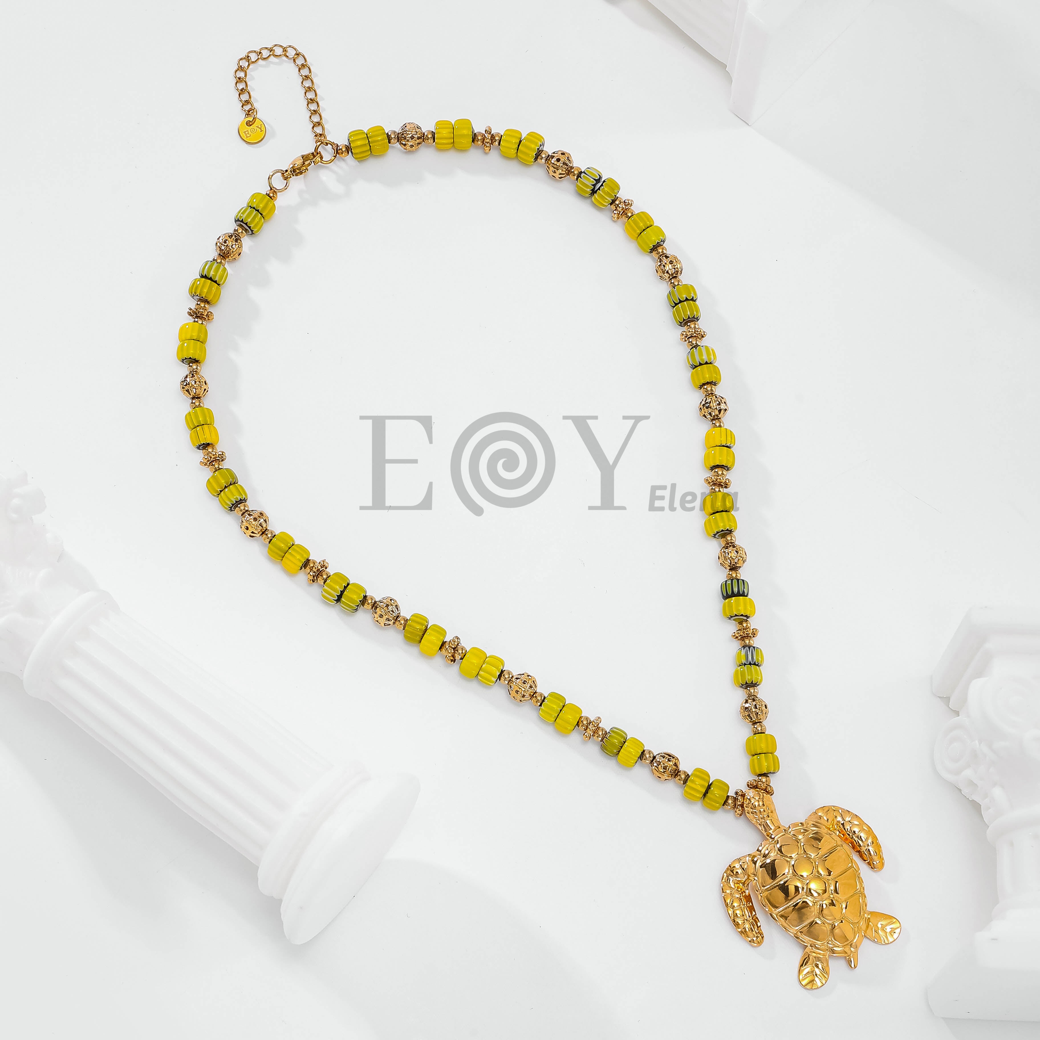Collar bolas y tortuga