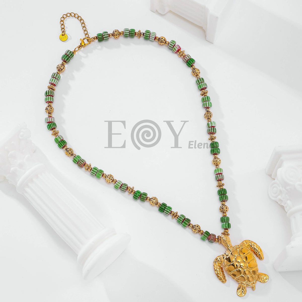Collar bolas y tortuga