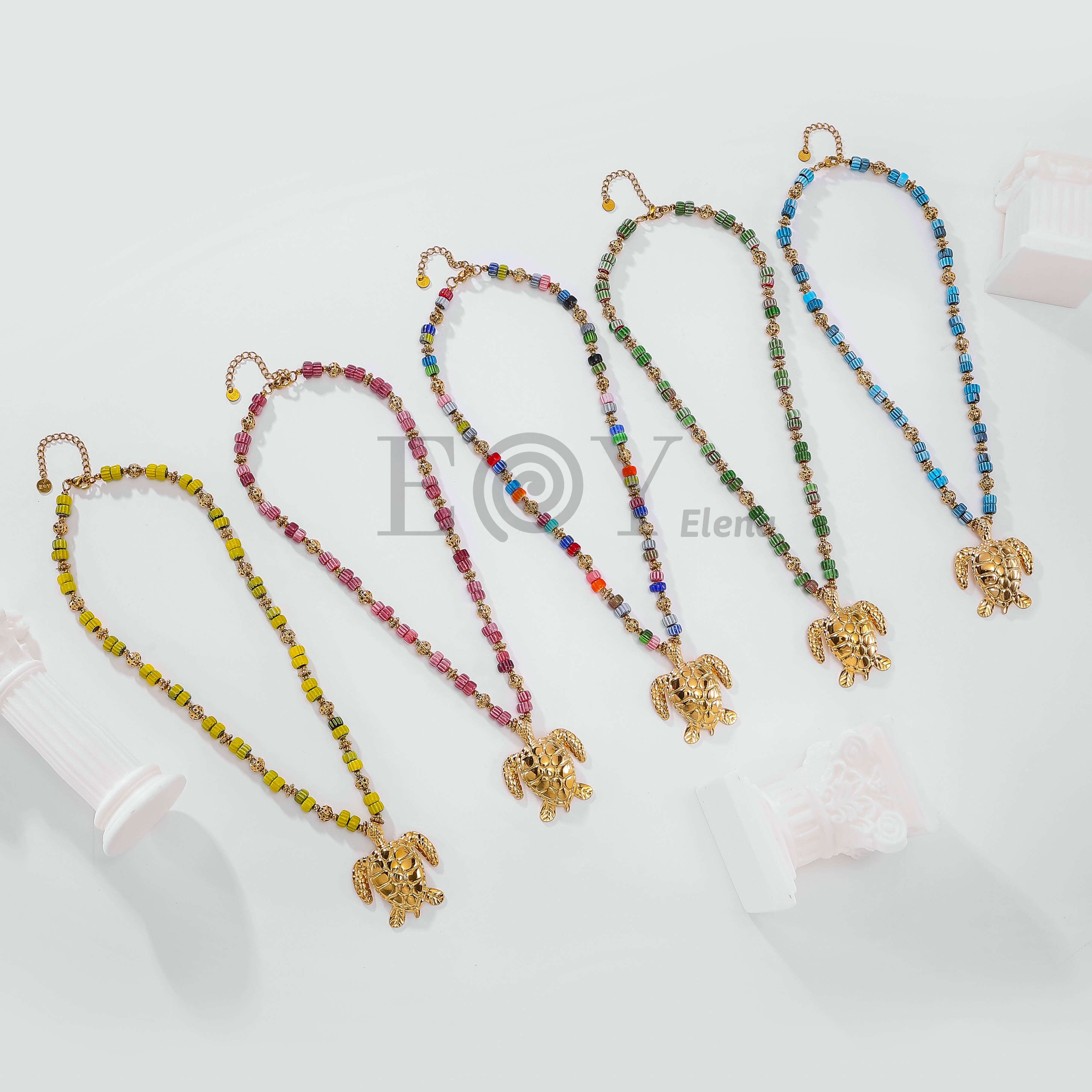 Collar bolas y tortuga