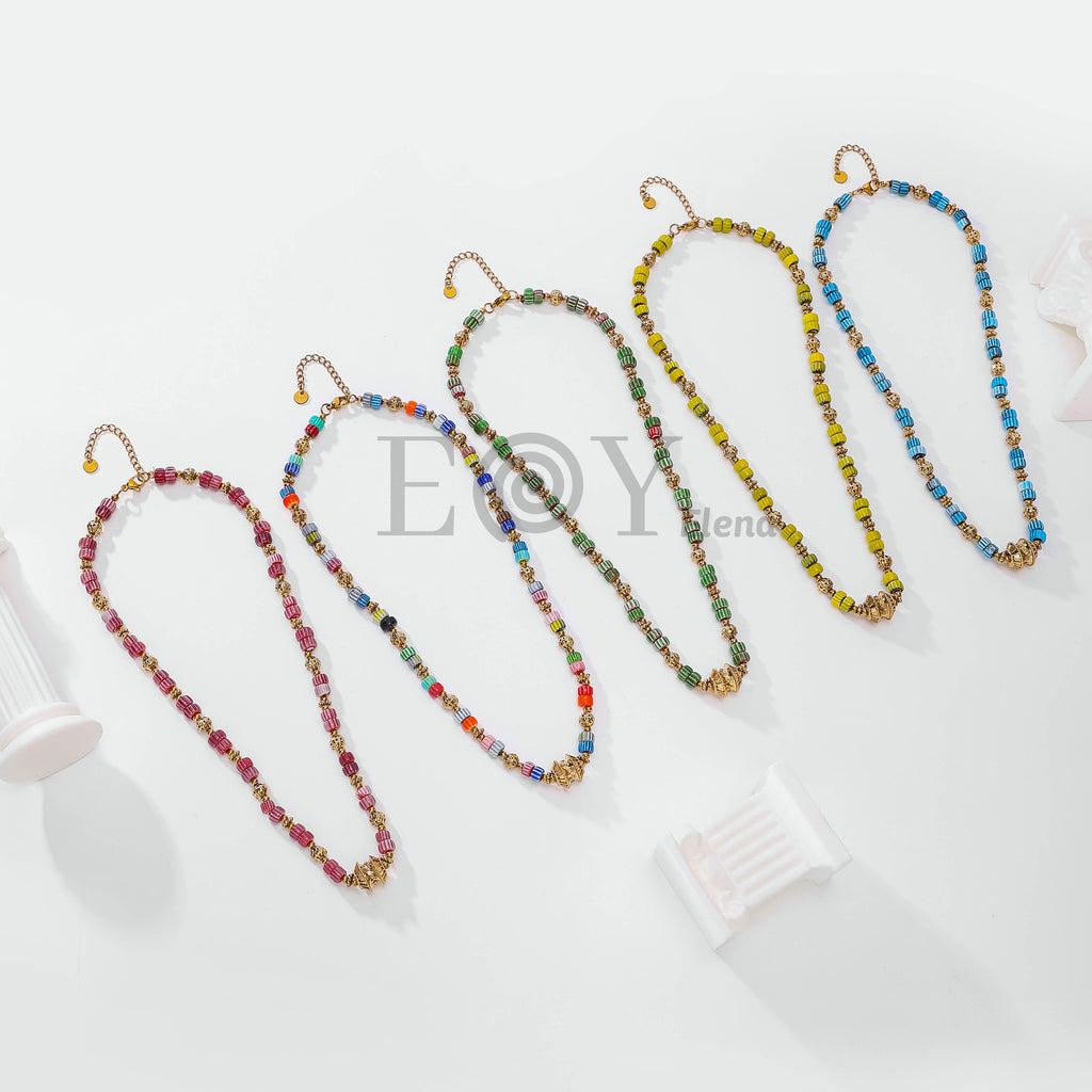 Collar bolas colores