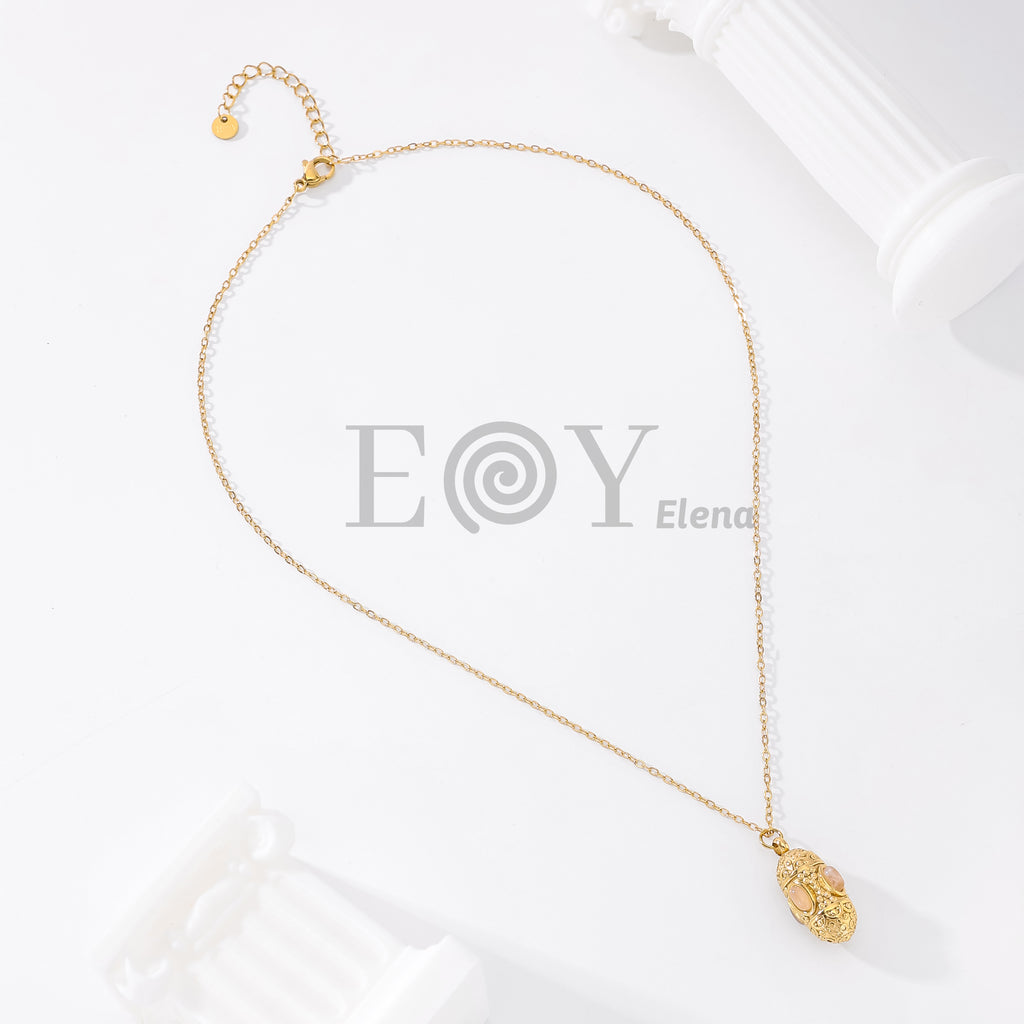 Collar con detalle piedras