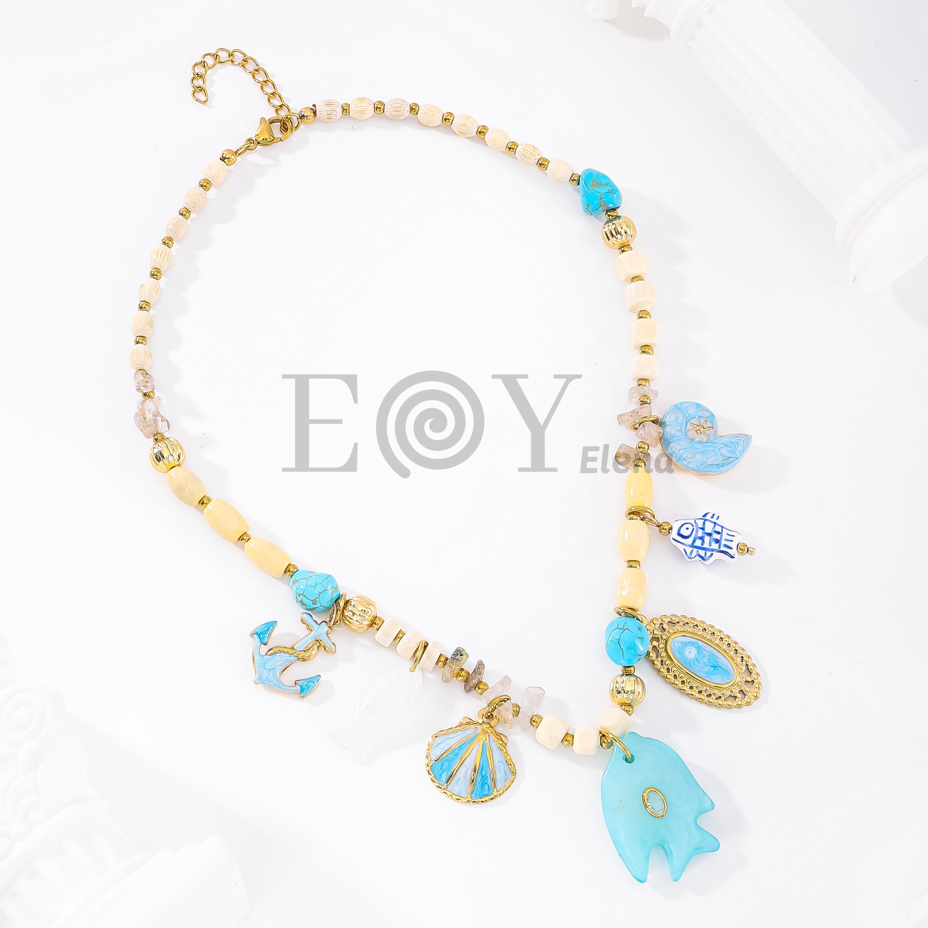 Collar con charms azules