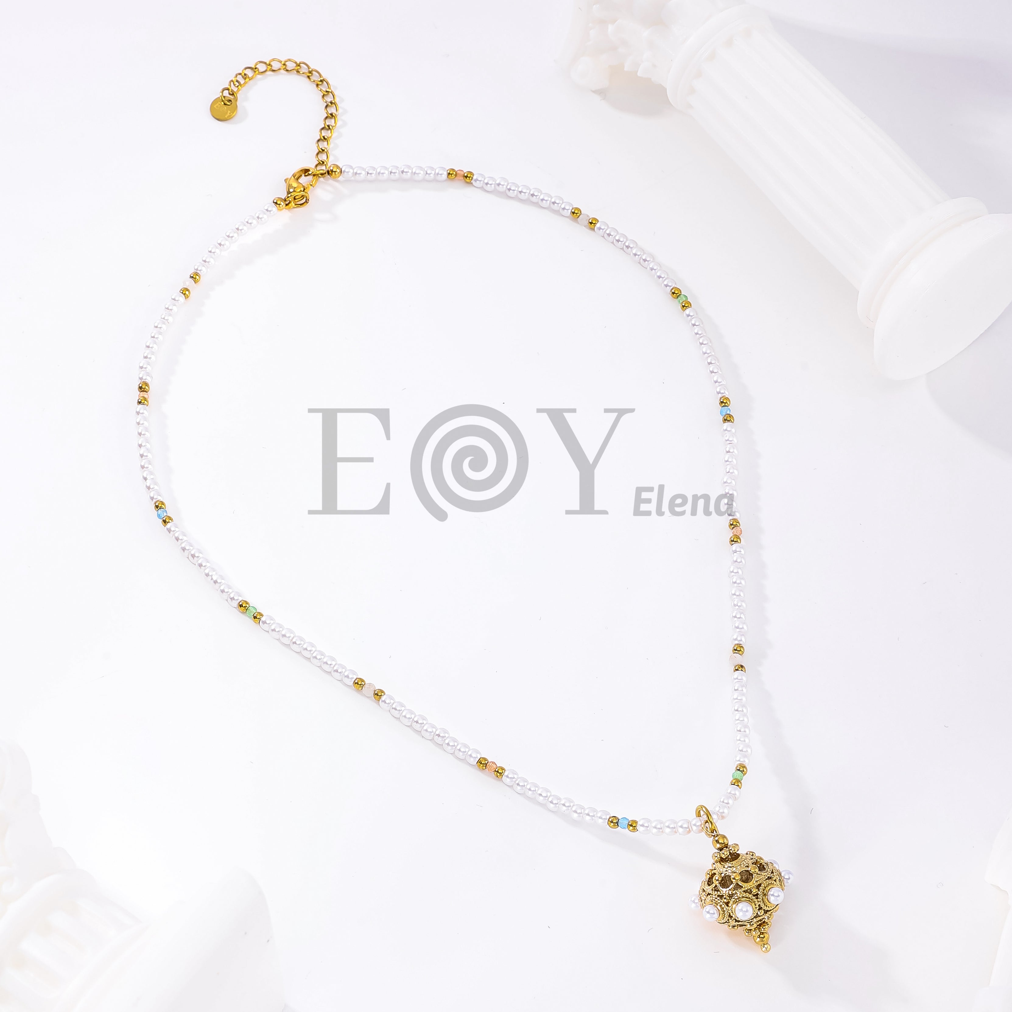 Collar perlas con adorno