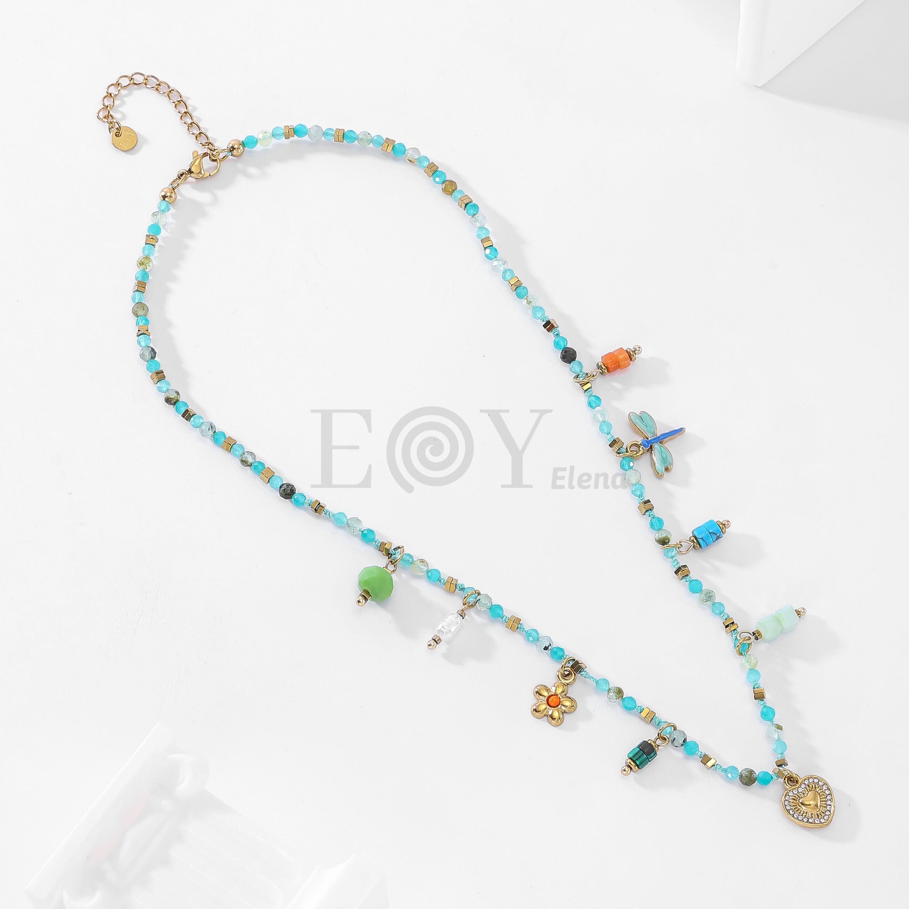 Collar piedras con charms variados