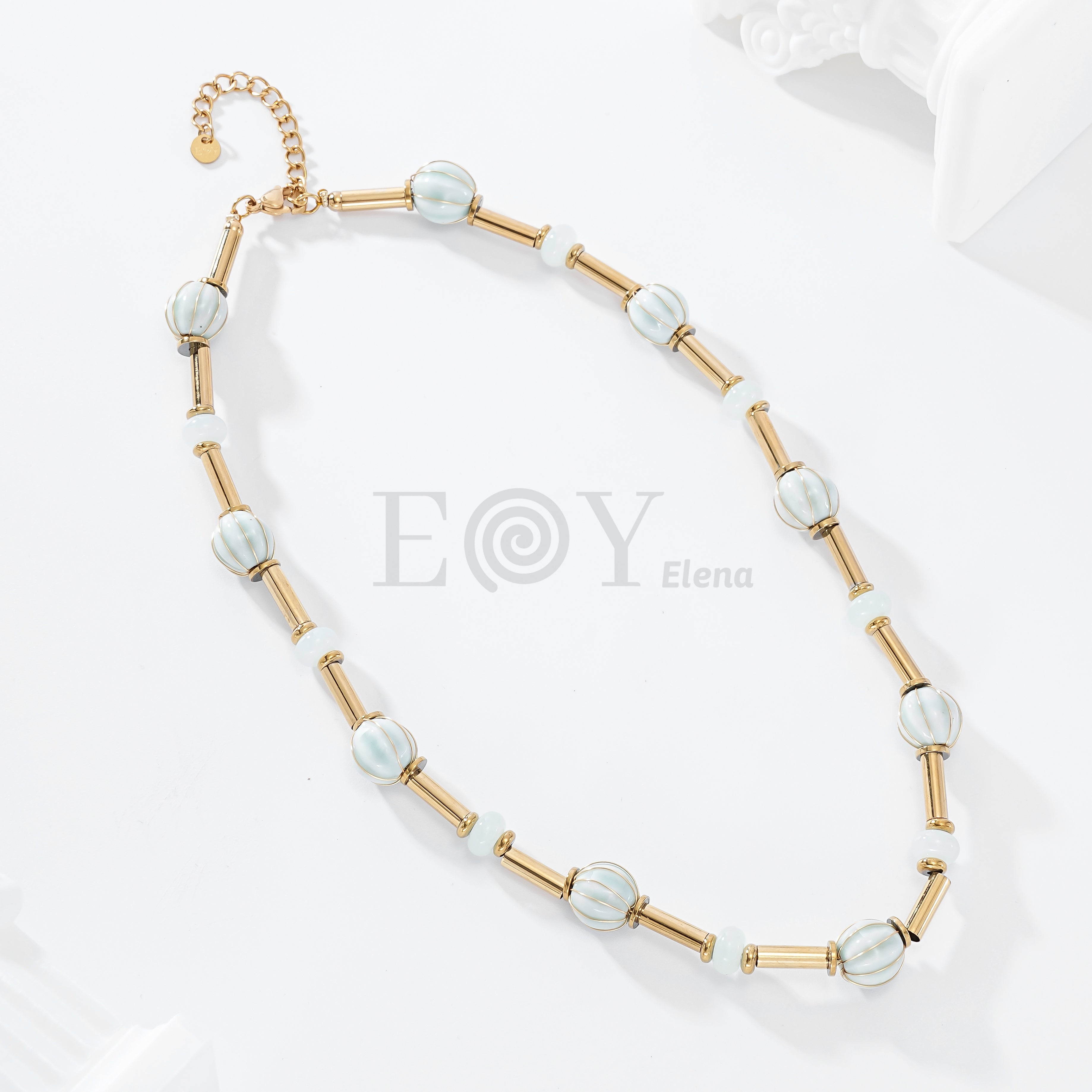 Collar bolas perlas