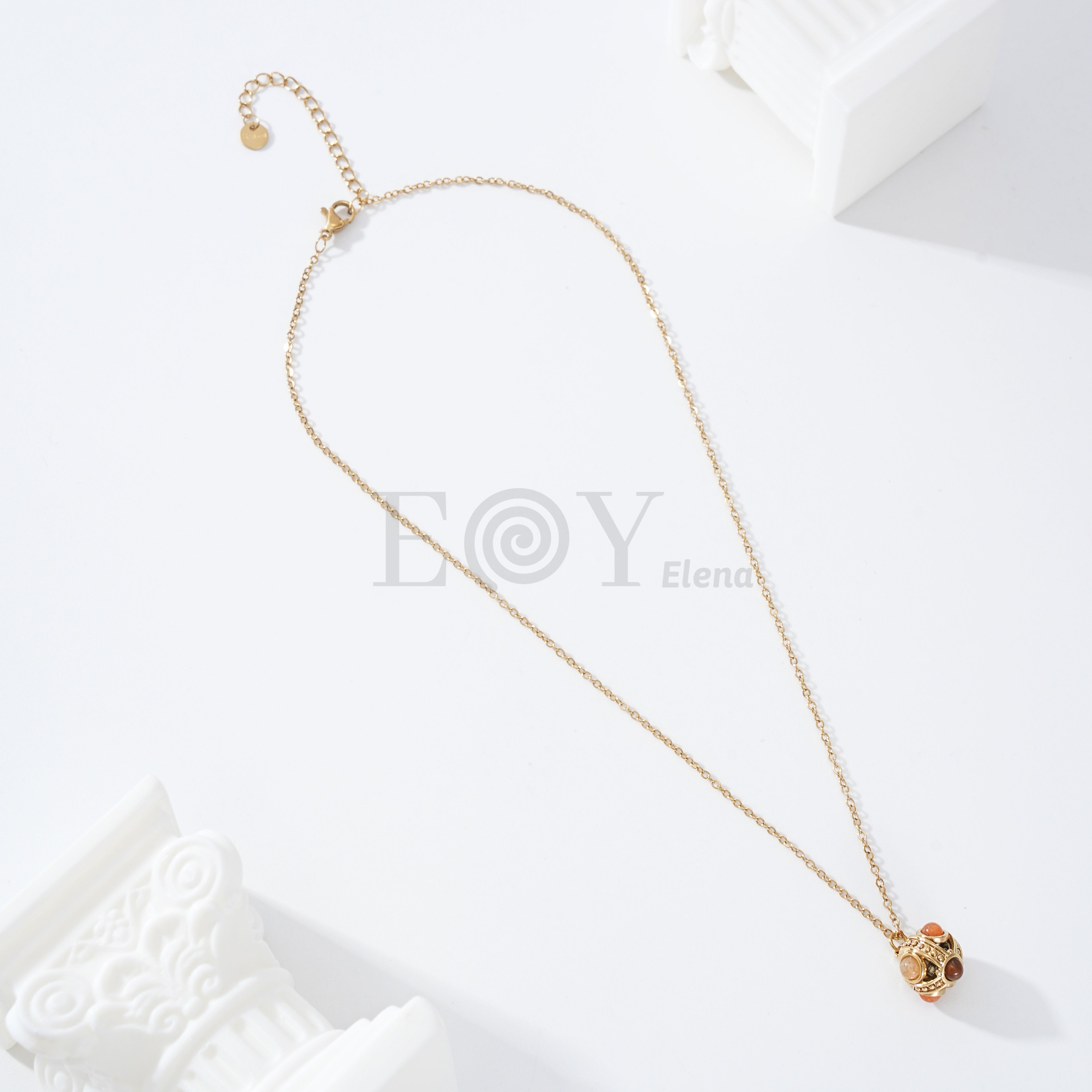 Collar detalle con piedras