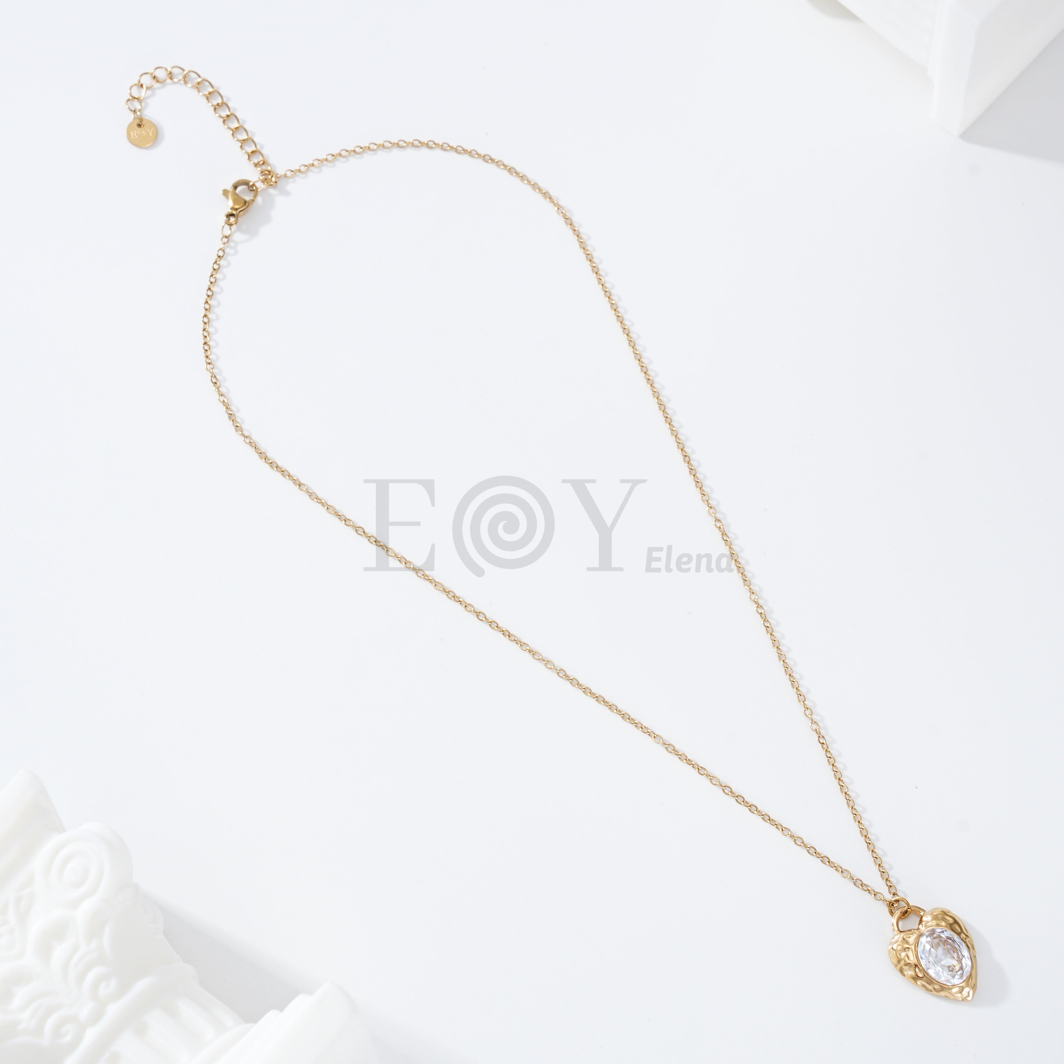 Collar corazón con circonitas